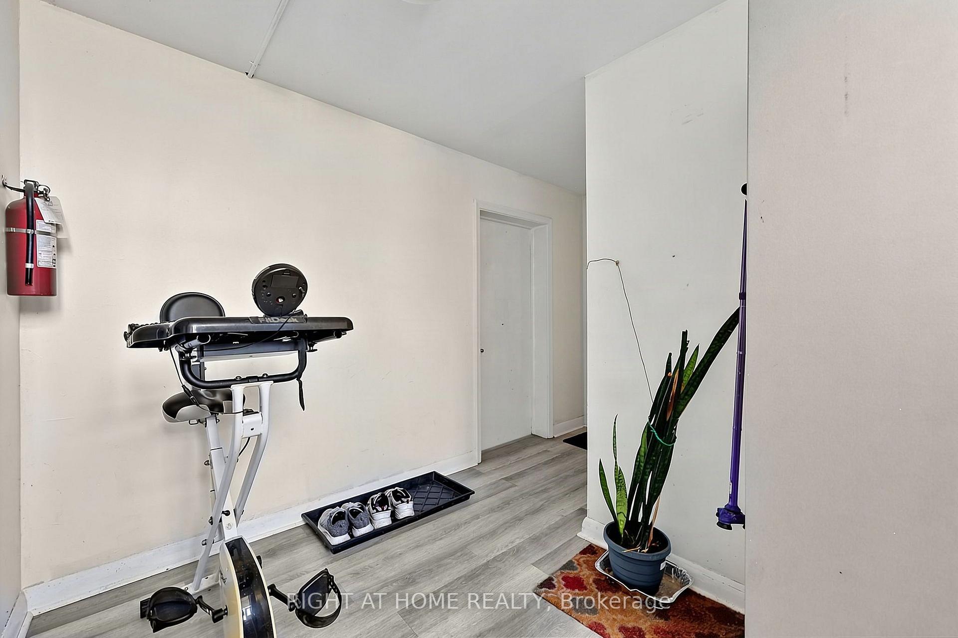 Photo 12 of 137 Vancouver Street, Barrie, Codrington — HOMEH
