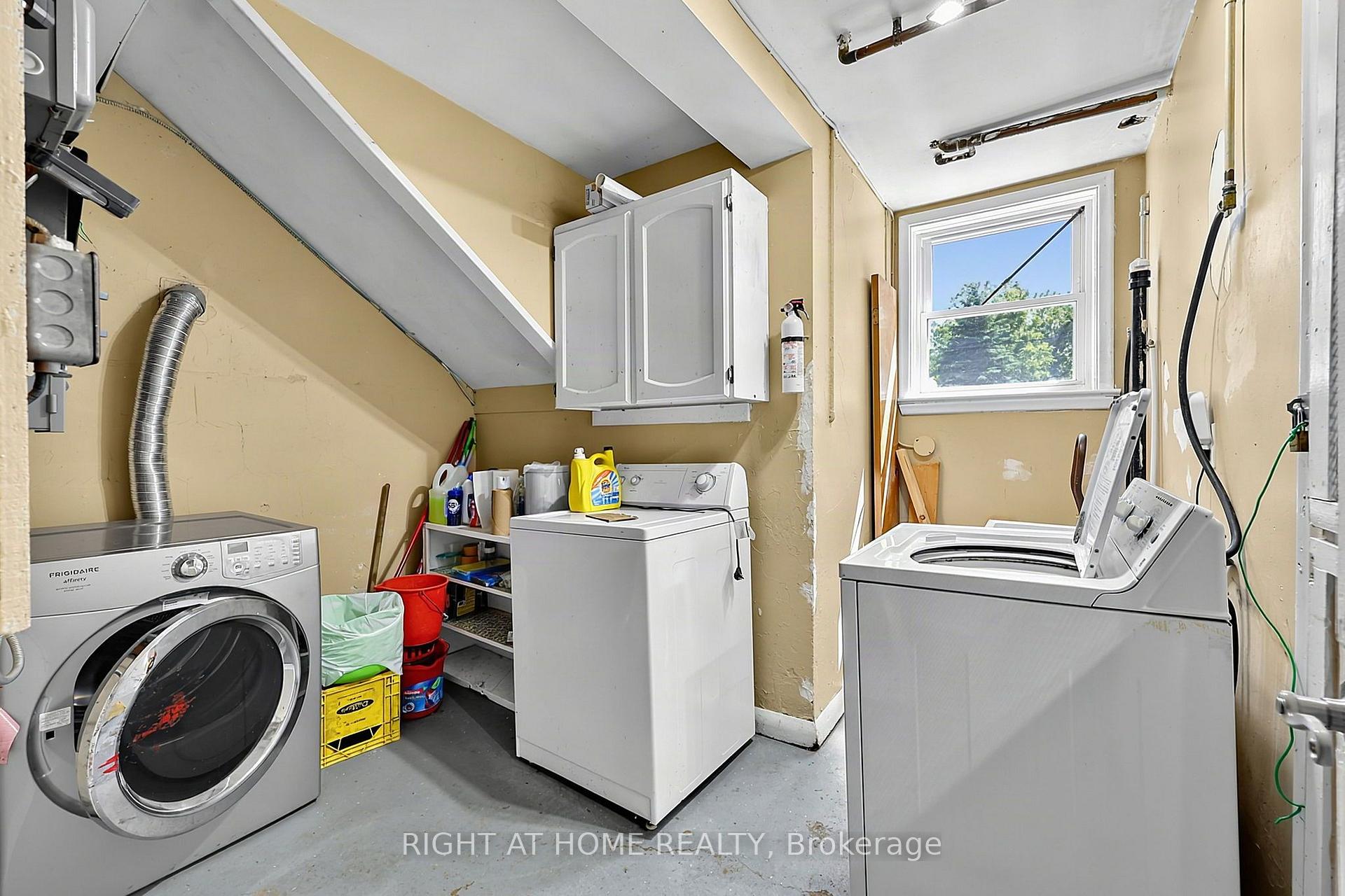 Photo 13 of 137 Vancouver Street, Barrie, Codrington — HOMEH