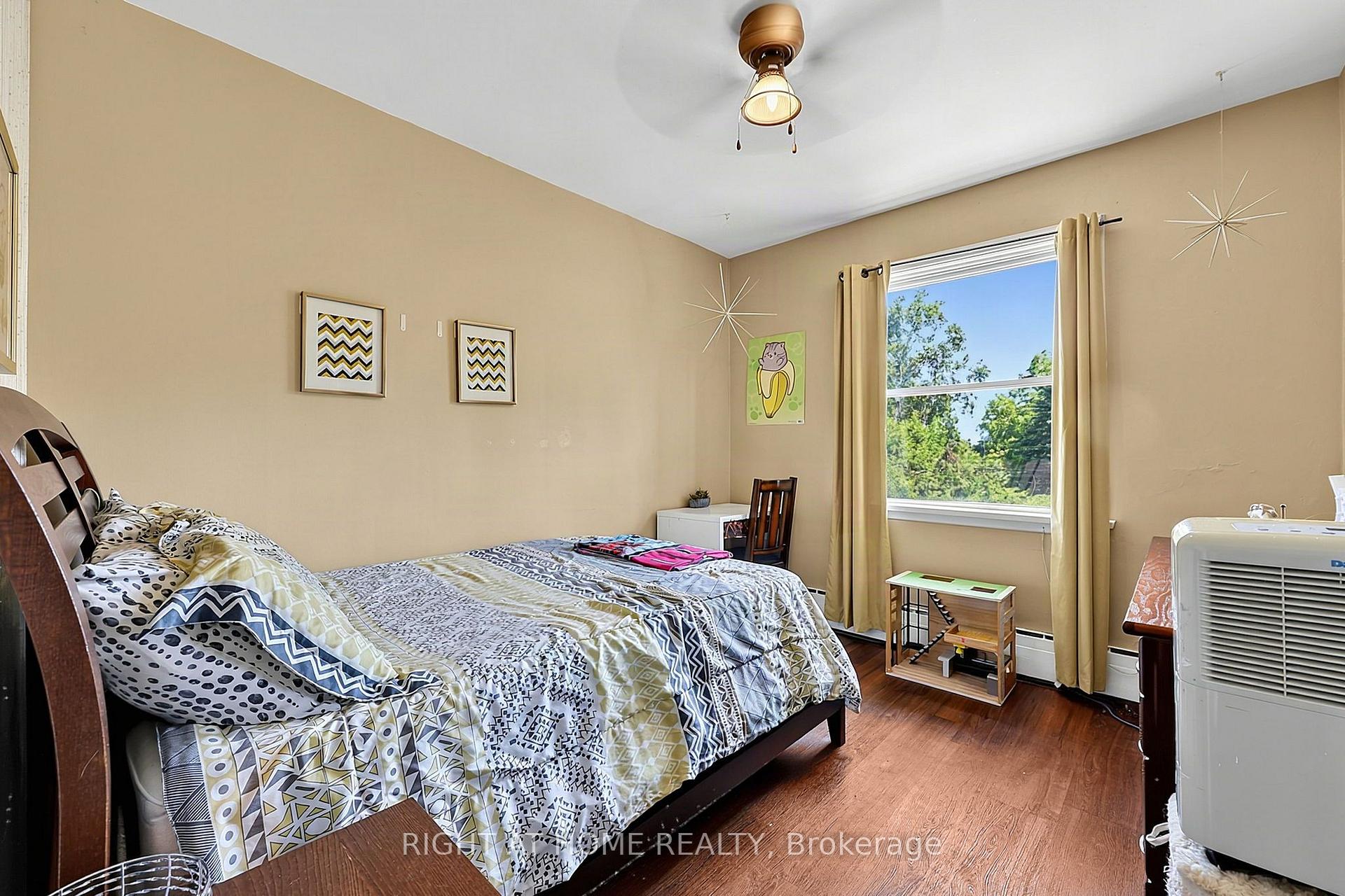 Photo 28 of 137 Vancouver Street, Barrie, Codrington — HOMEH