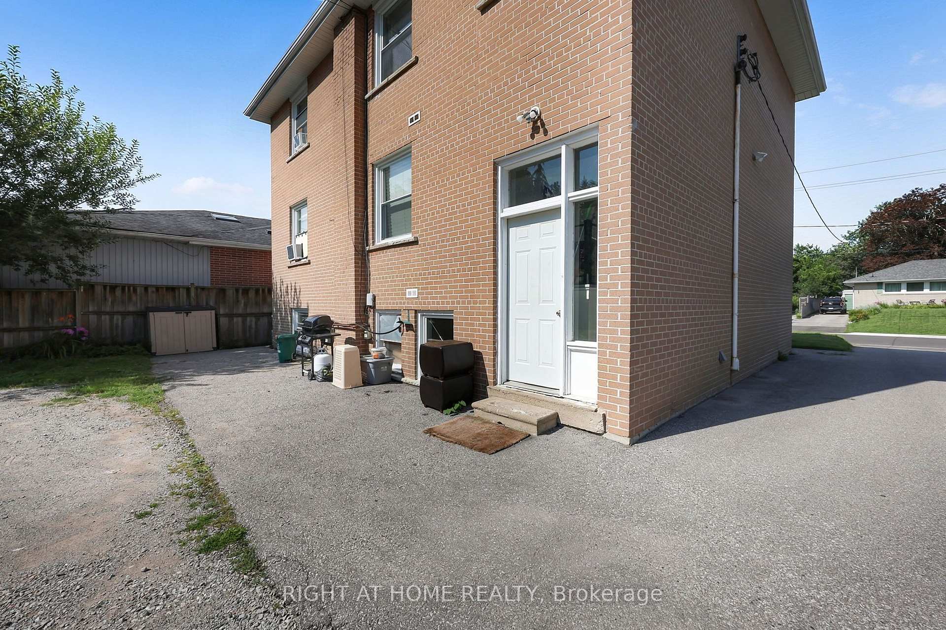 Photo 32 of 137 Vancouver Street, Barrie, Codrington — HOMEH