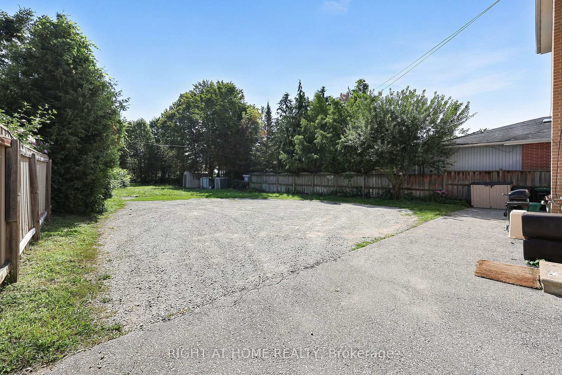 Photo 33 of 137 Vancouver Street, Barrie, Codrington — HOMEH
