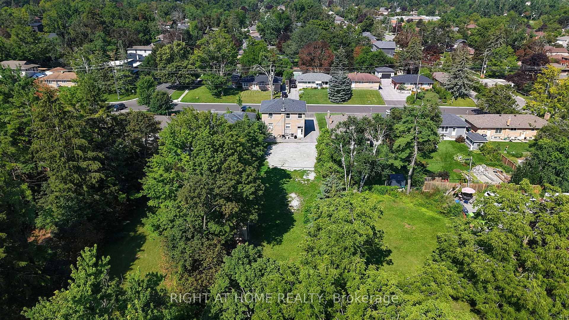 Photo 41 of 137 Vancouver Street, Barrie, Codrington — HOMEH