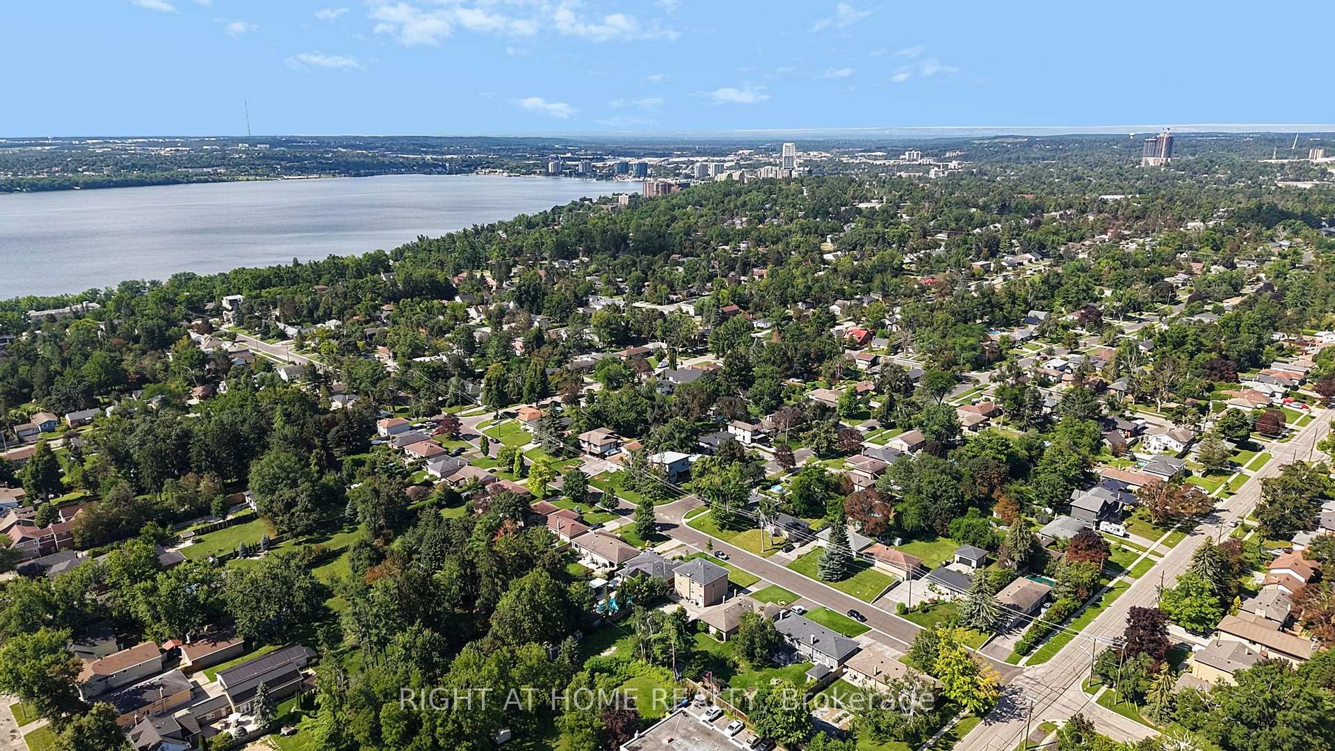 Photo 46 of 137 Vancouver Street, Barrie, Codrington — HOMEH