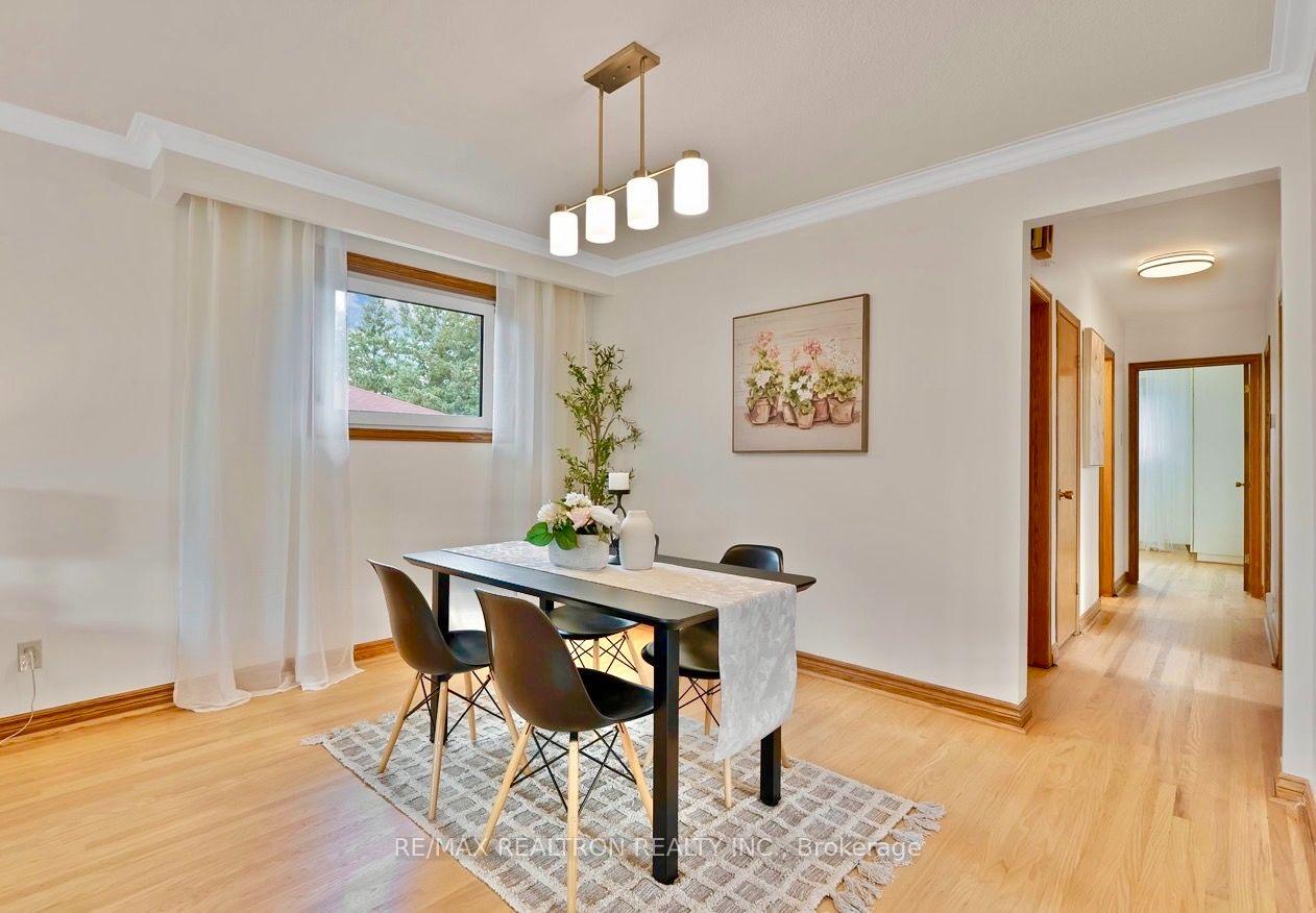 Photo 14 of 421 Brimorton Drive, Scarborough, Woburn — HOMEH
