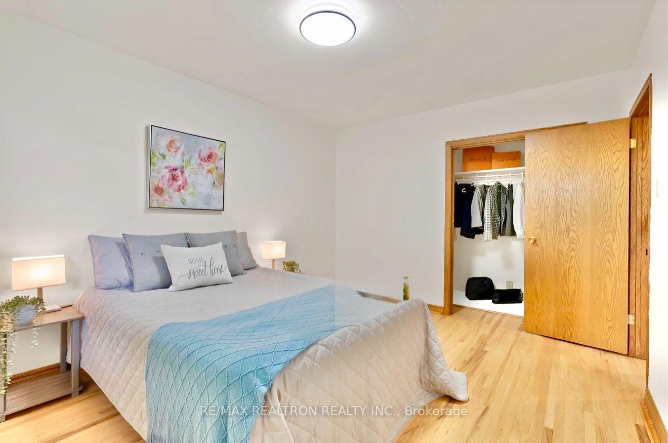 Photo 22 of 421 Brimorton Drive, Scarborough, Woburn — HOMEH
