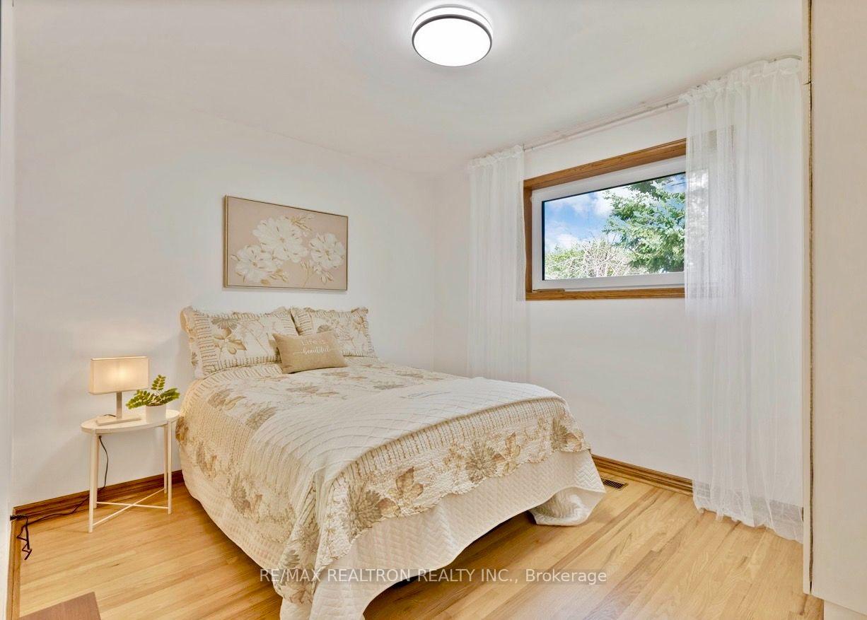 Photo 26 of 421 Brimorton Drive, Scarborough, Woburn — HOMEH