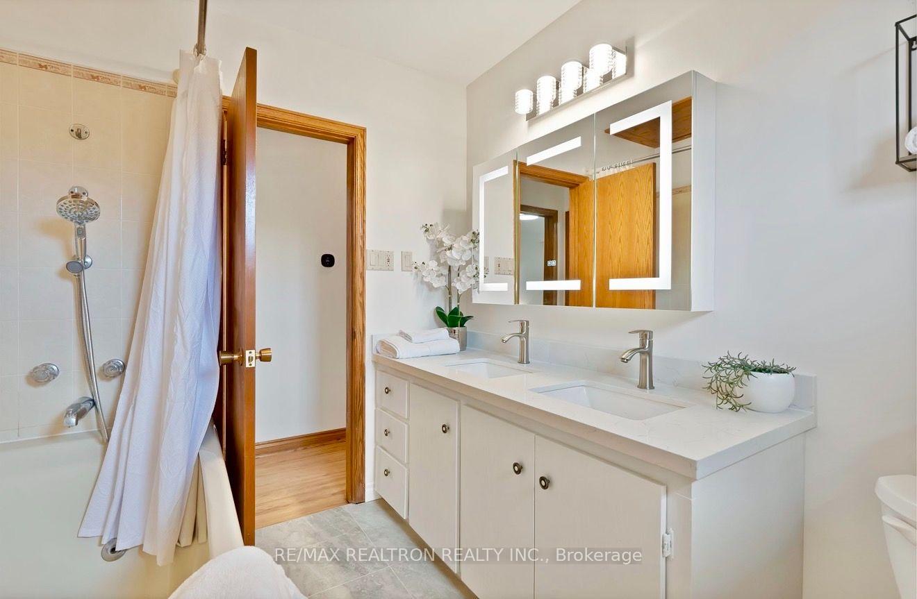 Photo 32 of 421 Brimorton Drive, Scarborough, Woburn — HOMEH