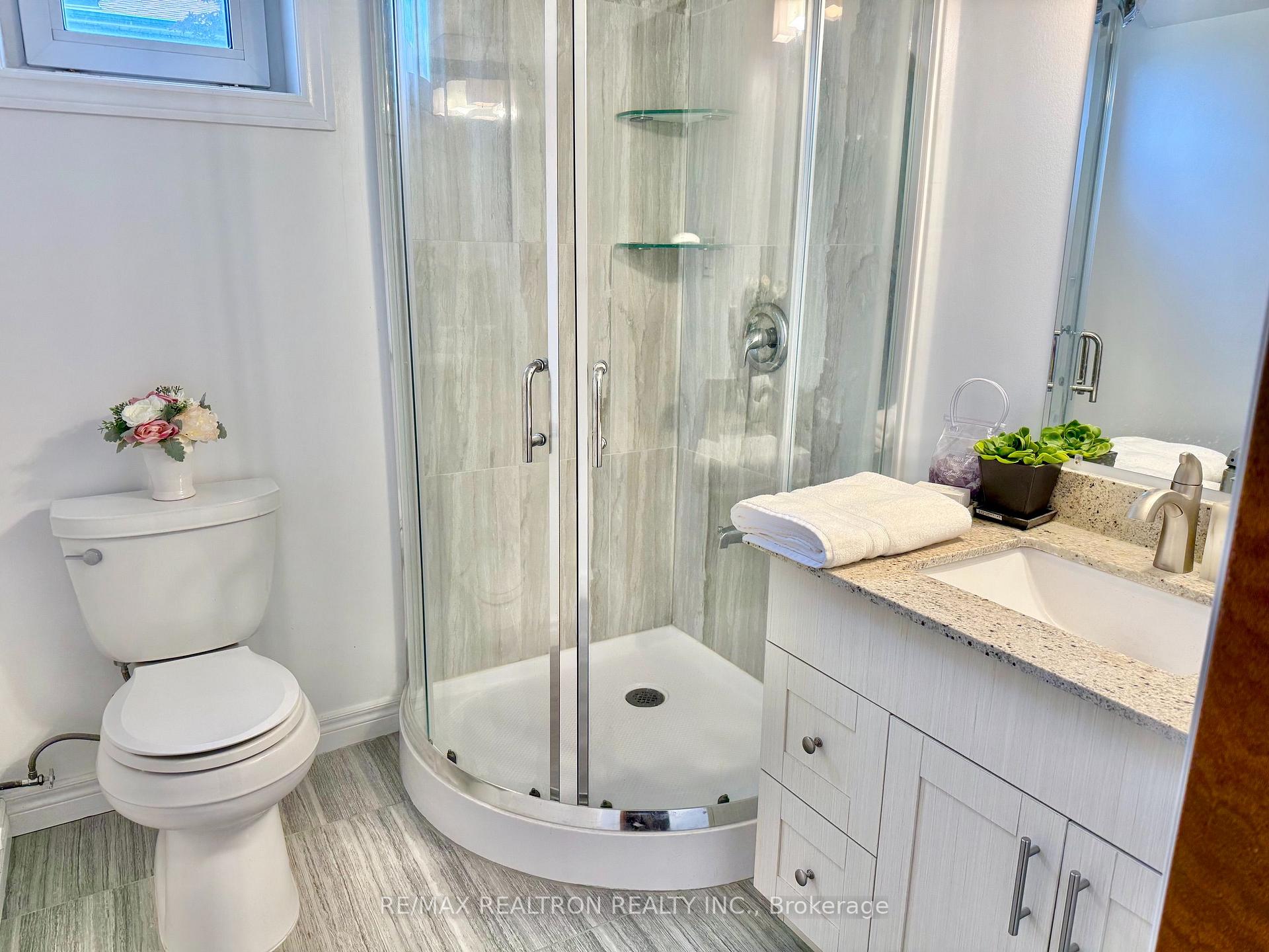 Photo 40 of 421 Brimorton Drive, Scarborough, Woburn — HOMEH