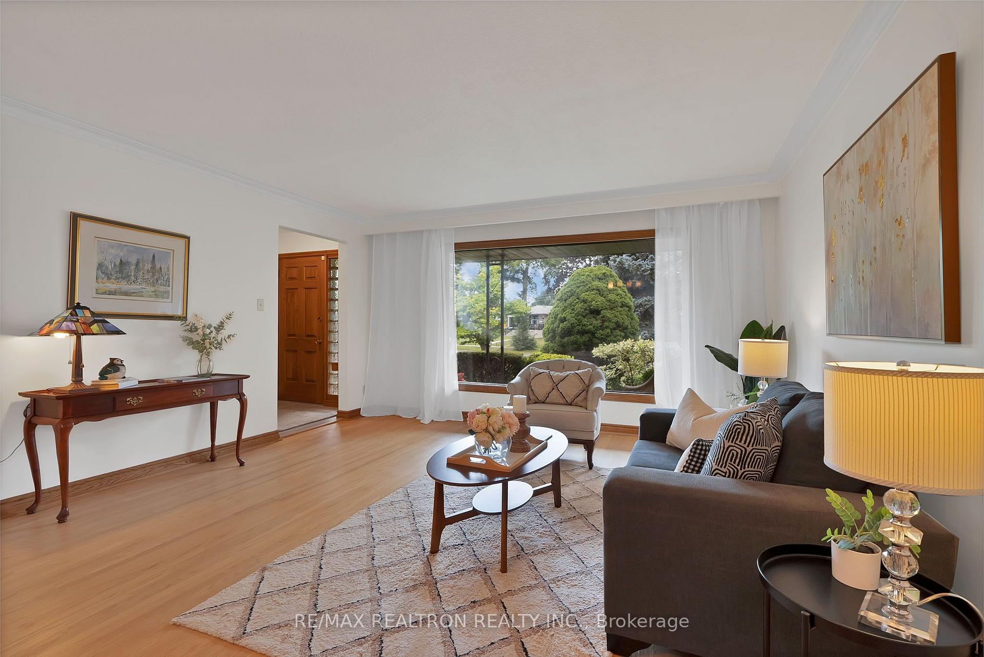 Photo 11 of 421 Brimorton Drive, Scarborough, Woburn — HOMEH