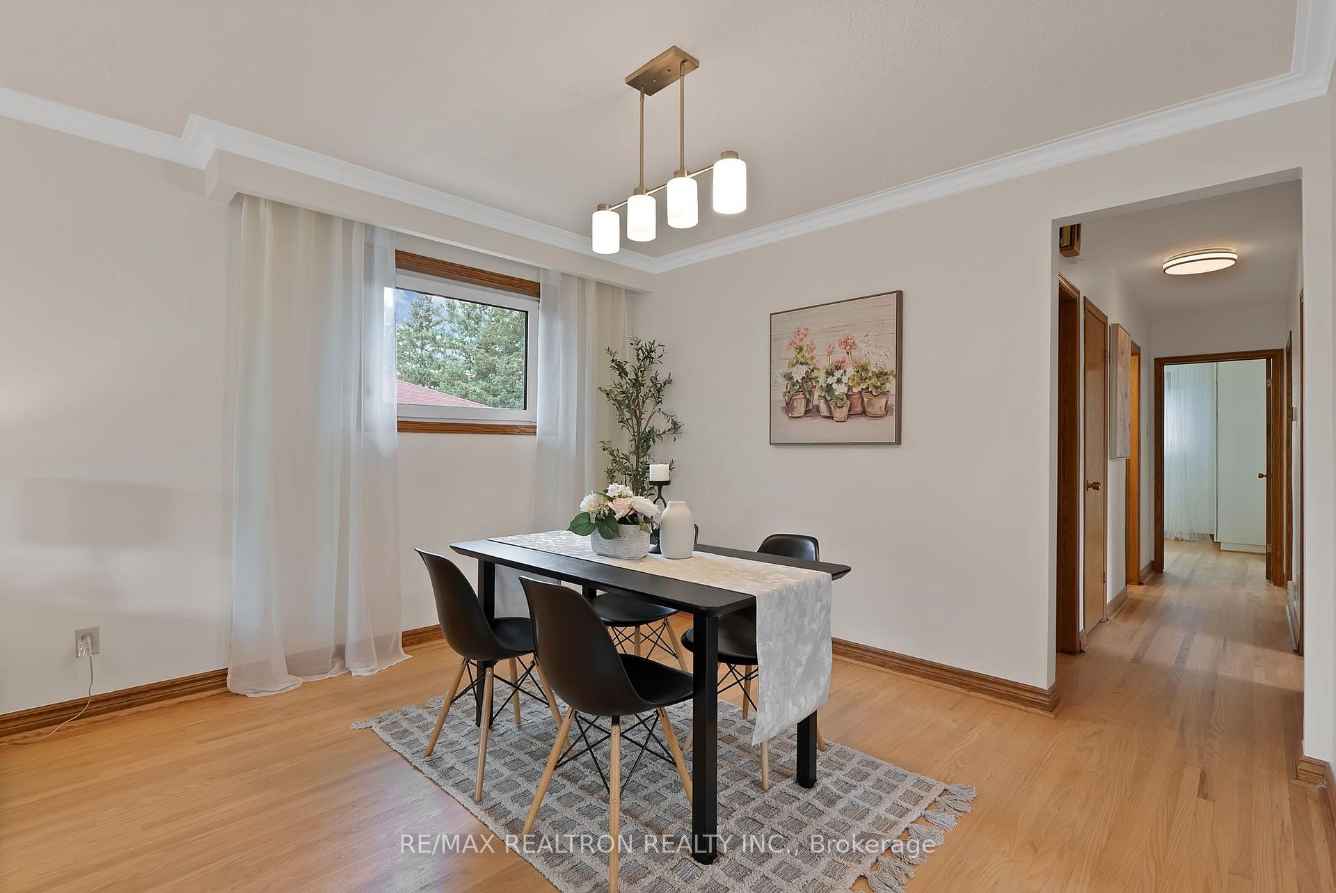 Photo 17 of 421 Brimorton Drive, Scarborough, Woburn — HOMEH