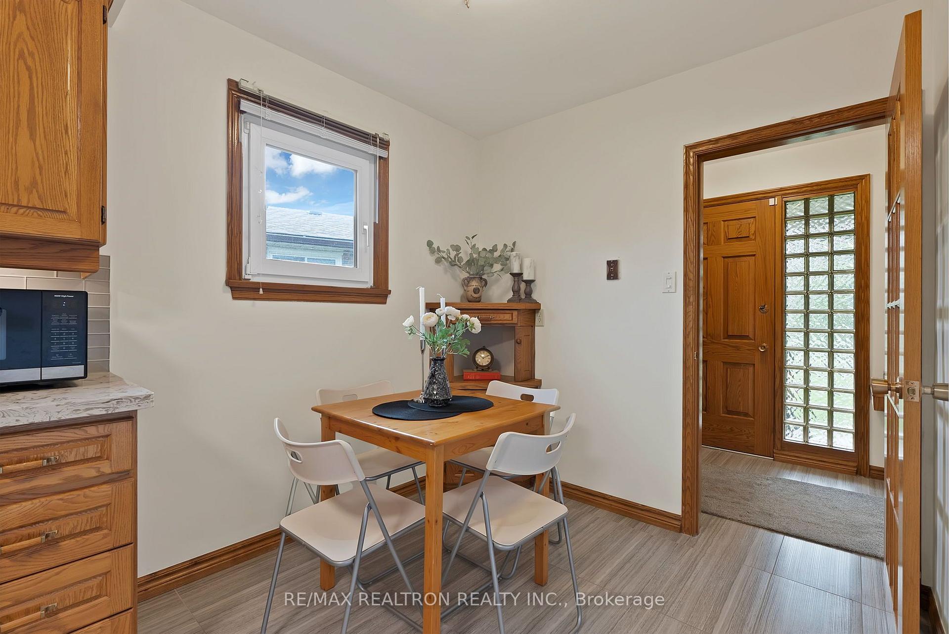 Photo 23 of 421 Brimorton Drive, Scarborough, Woburn — HOMEH