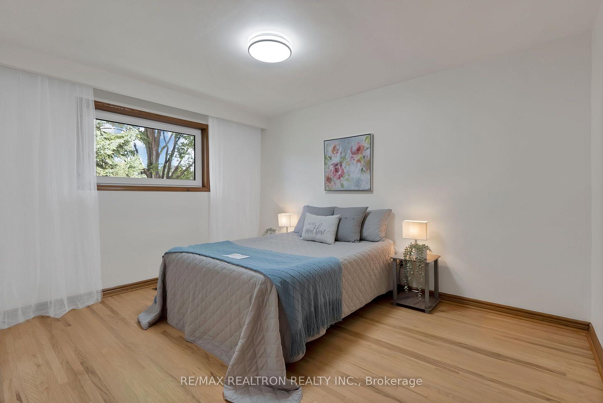 Photo 25 of 421 Brimorton Drive, Scarborough, Woburn — HOMEH
