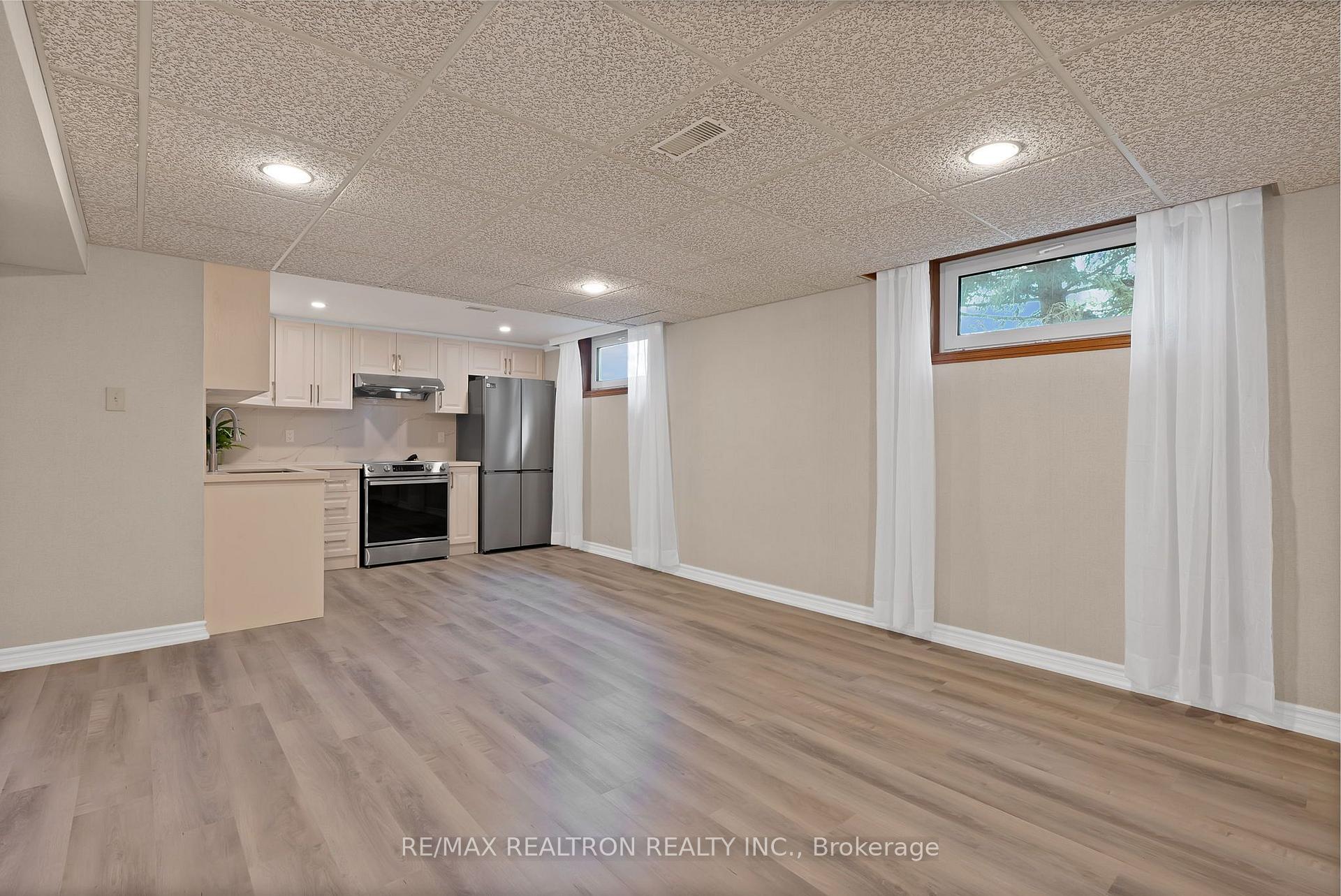 Photo 39 of 421 Brimorton Drive, Scarborough, Woburn — HOMEH