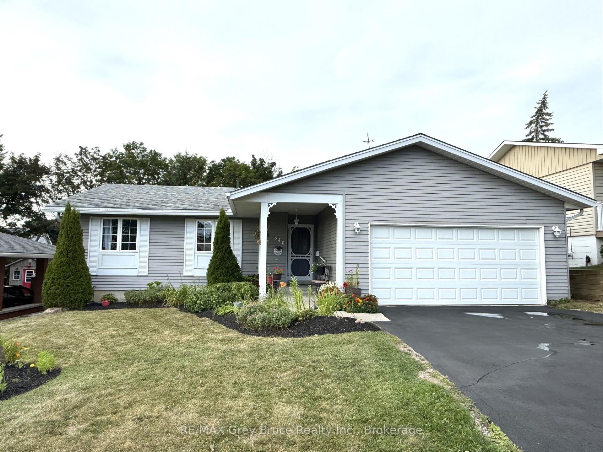 Photo 2 of 840 4th Street E, Owen Sound — HOMEH