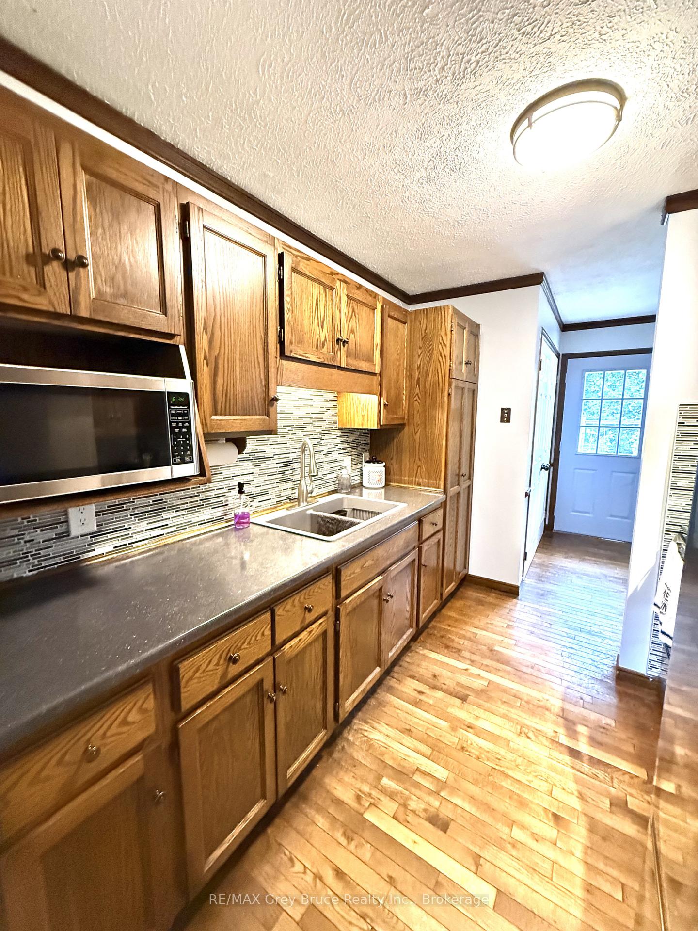 Photo 11 of 840 4th Street E, Owen Sound — HOMEH