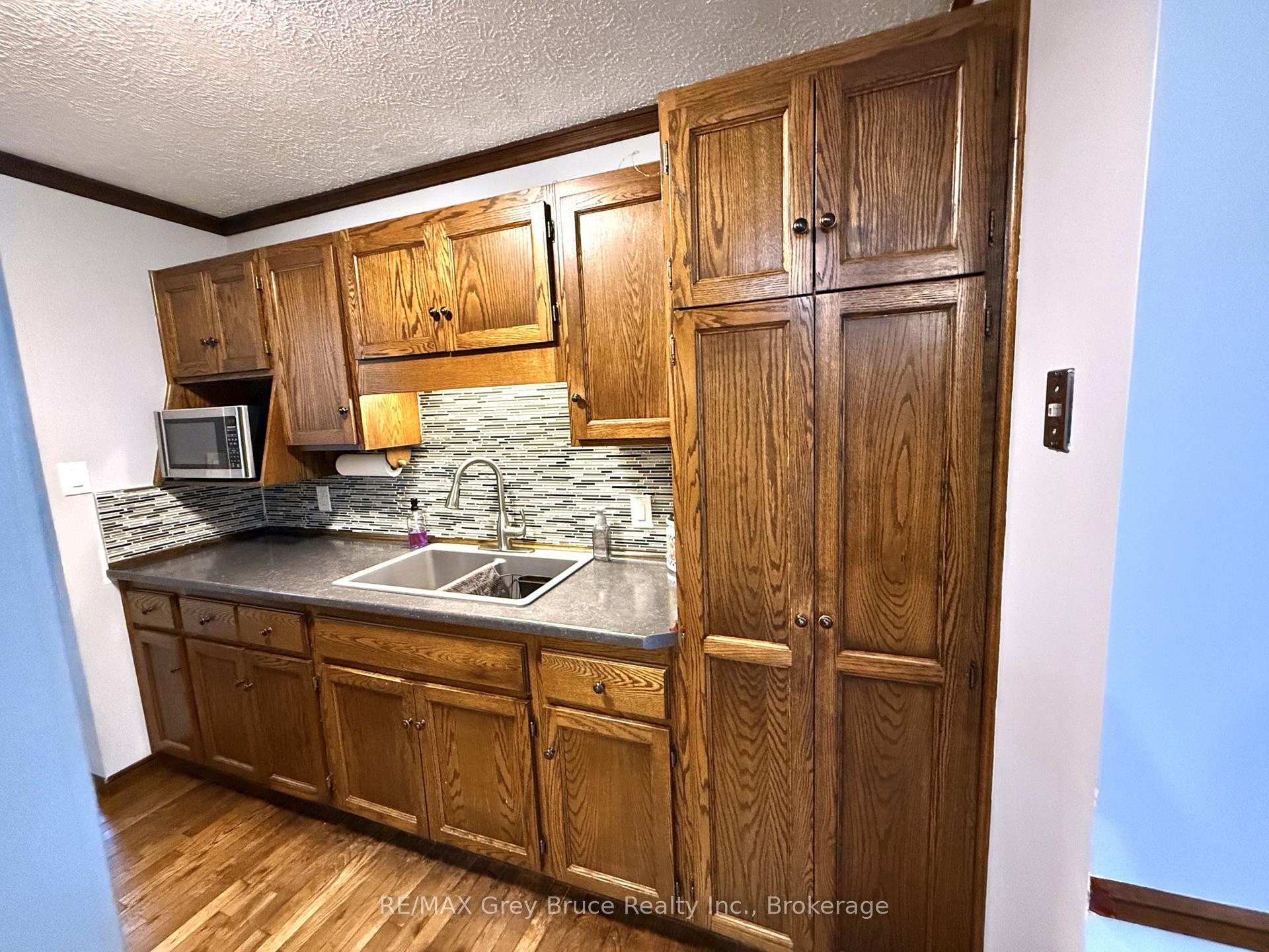 Photo 13 of 840 4th Street E, Owen Sound — HOMEH