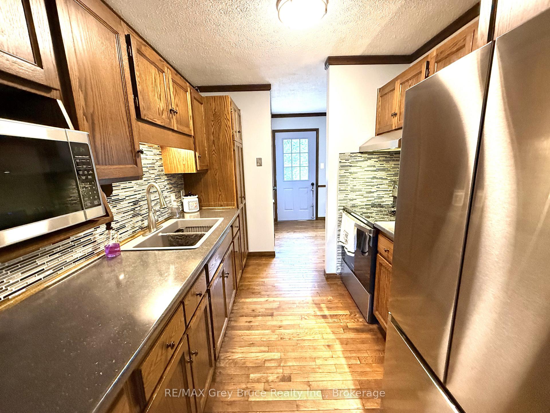 Photo 15 of 840 4th Street E, Owen Sound — HOMEH