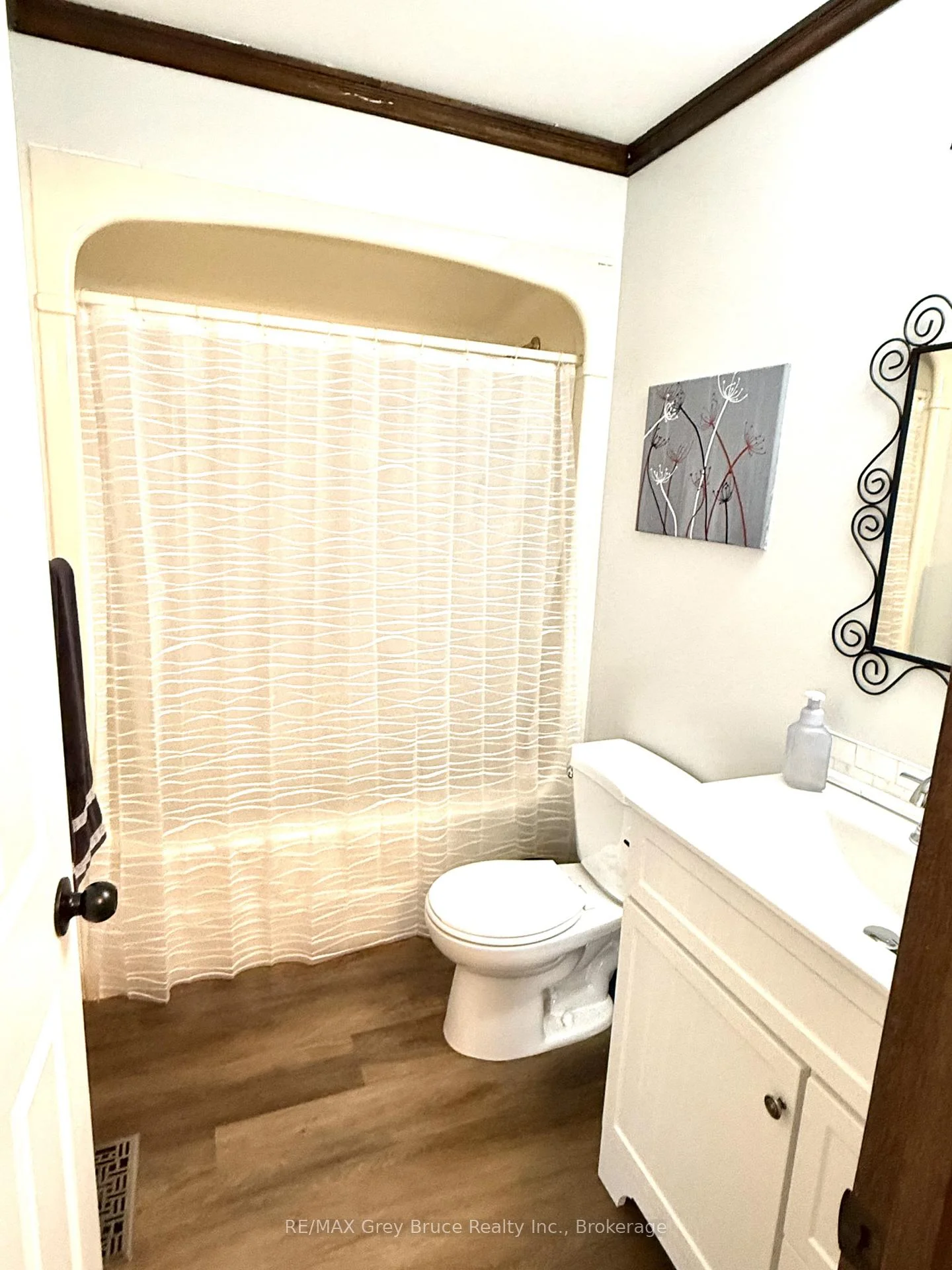 Photo 18 of 840 4th Street E, Owen Sound — HOMEH