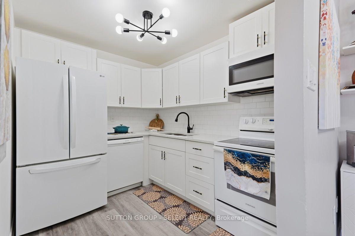 Photo of Unit 304, 1582 Ernest Avenue