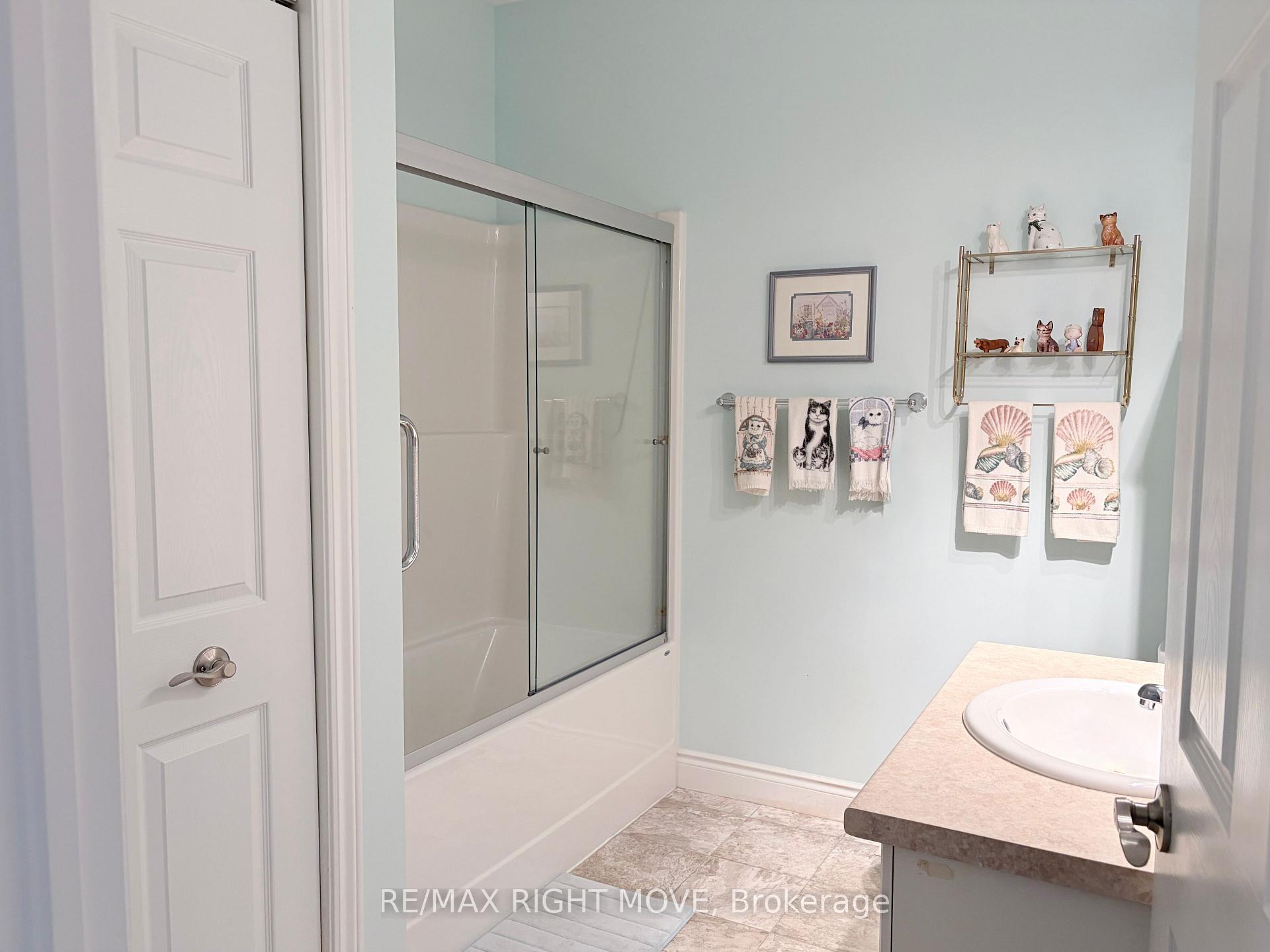 Photo 5 of 11 Danny Drive, Orillia — HOMEH