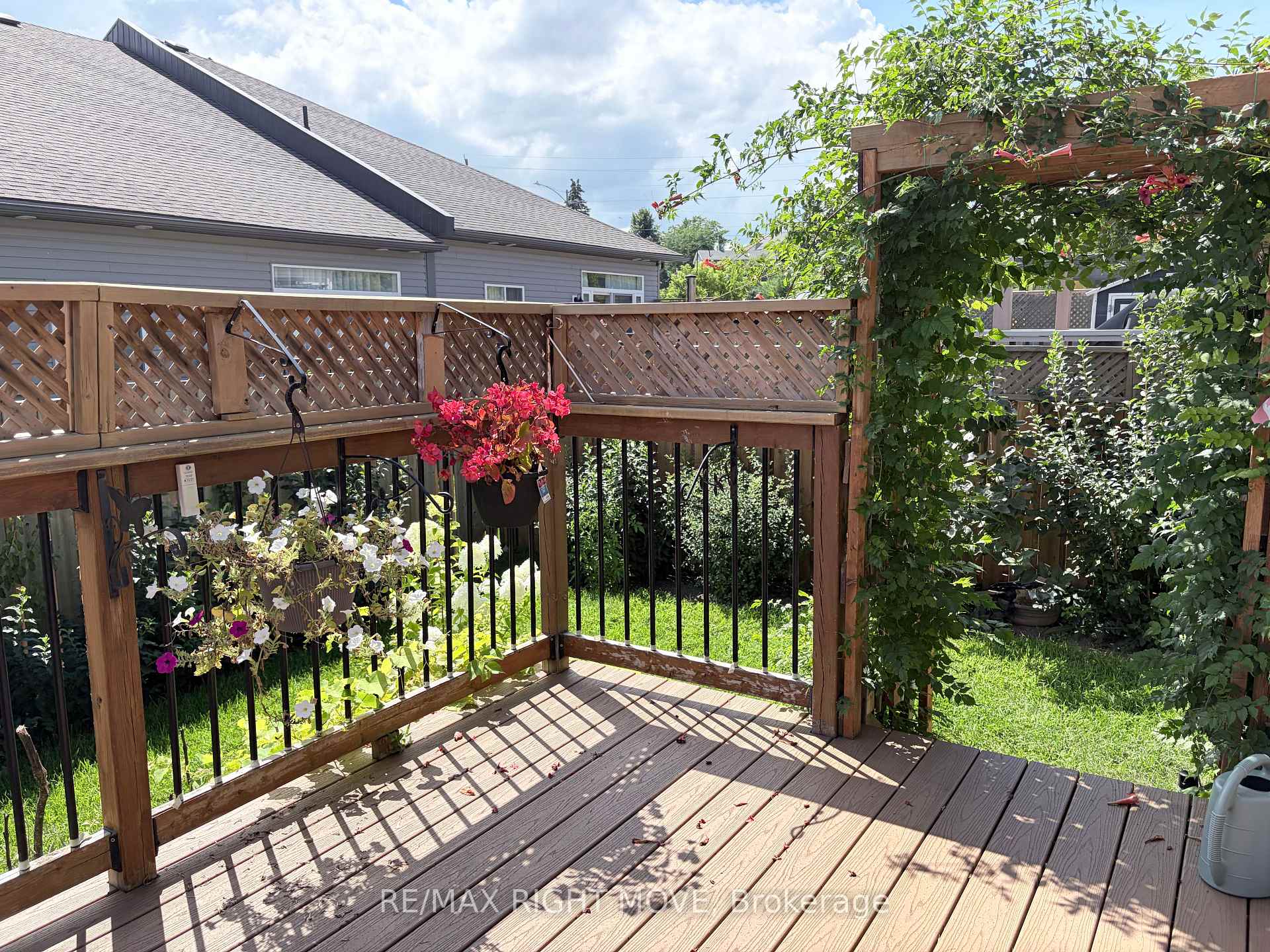 Photo 12 of 11 Danny Drive, Orillia — HOMEH