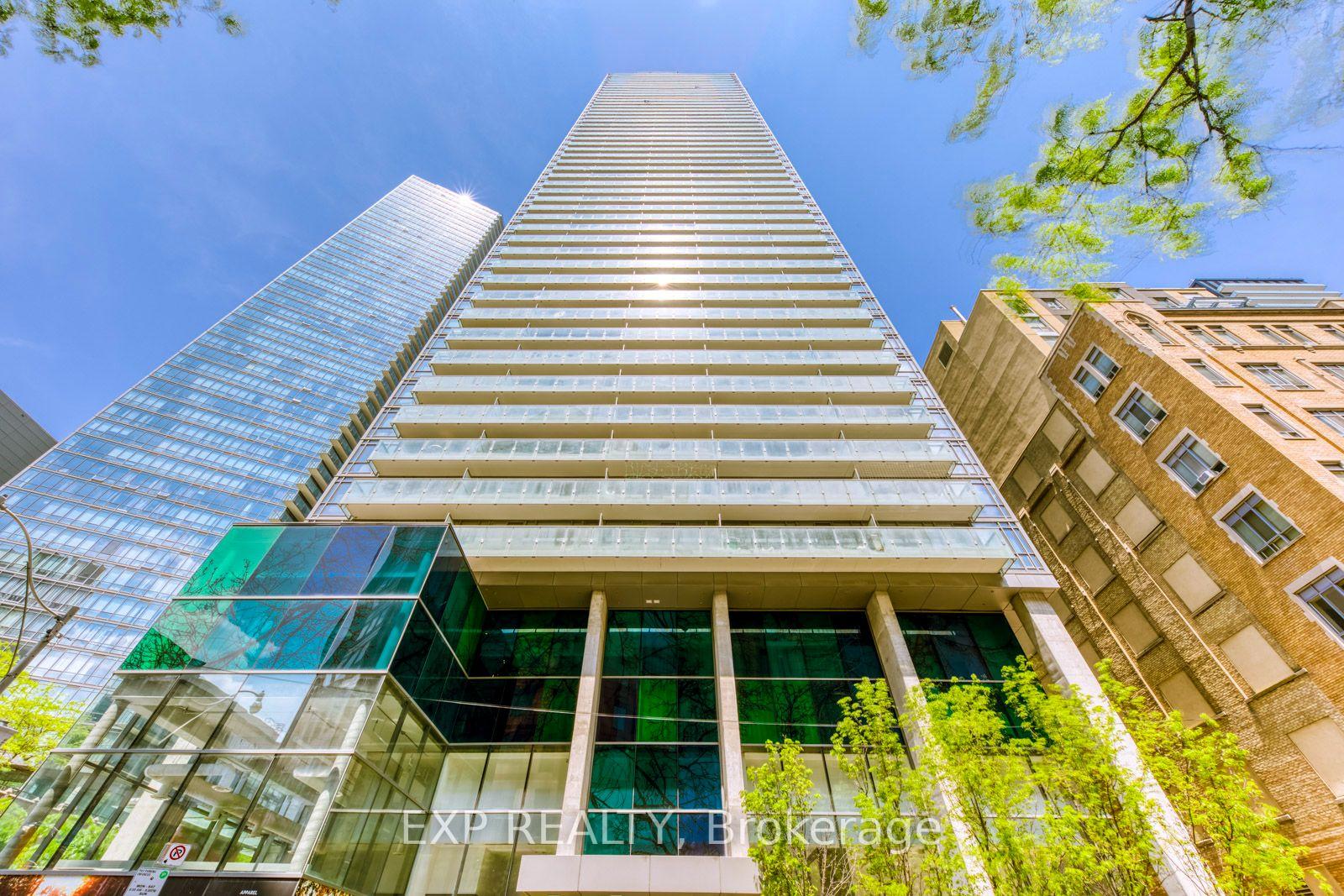 Front of Unit 1502, 38 Grenville Street