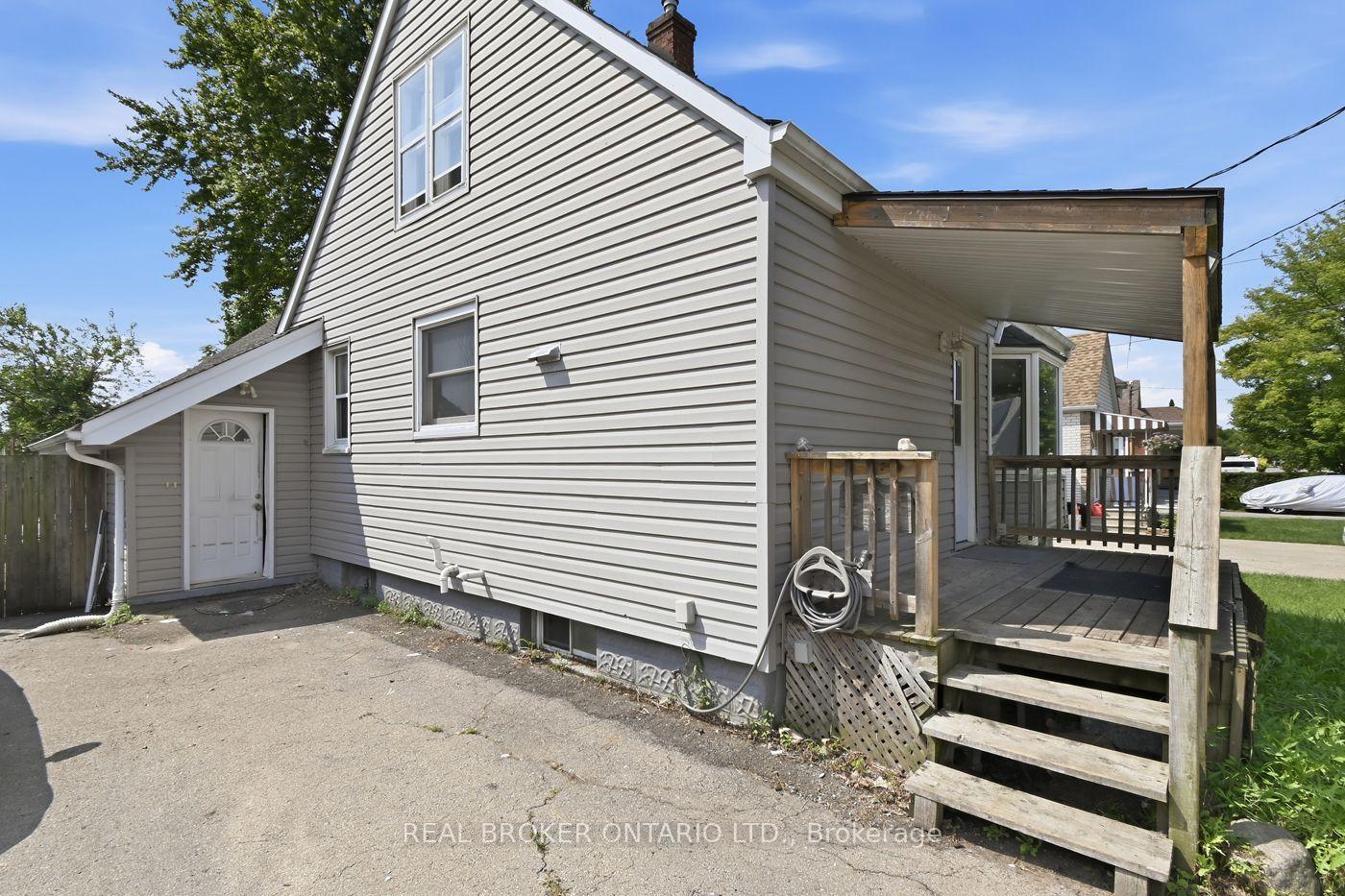 Photo 3 of 6702 Dunn Street, Niagara Falls, Arad/Fallsview — HOMEH