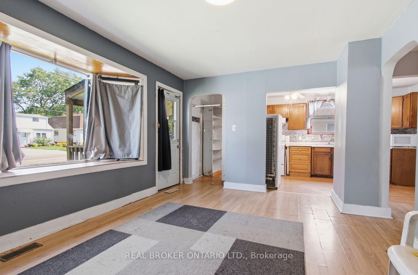Photo 6 of 6702 Dunn Street, Niagara Falls, Arad/Fallsview — HOMEH