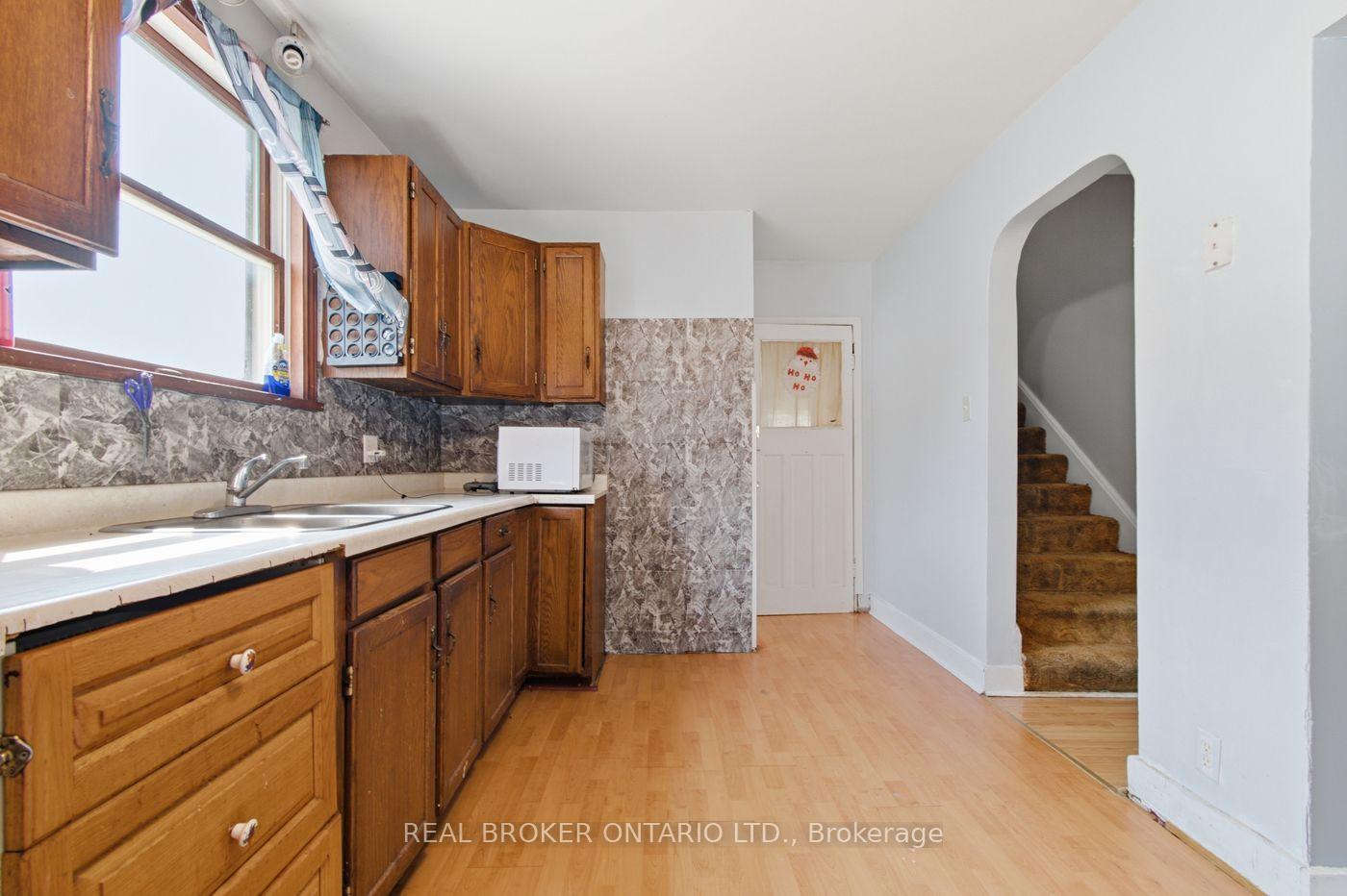 Photo 10 of 6702 Dunn Street, Niagara Falls, Arad/Fallsview — HOMEH