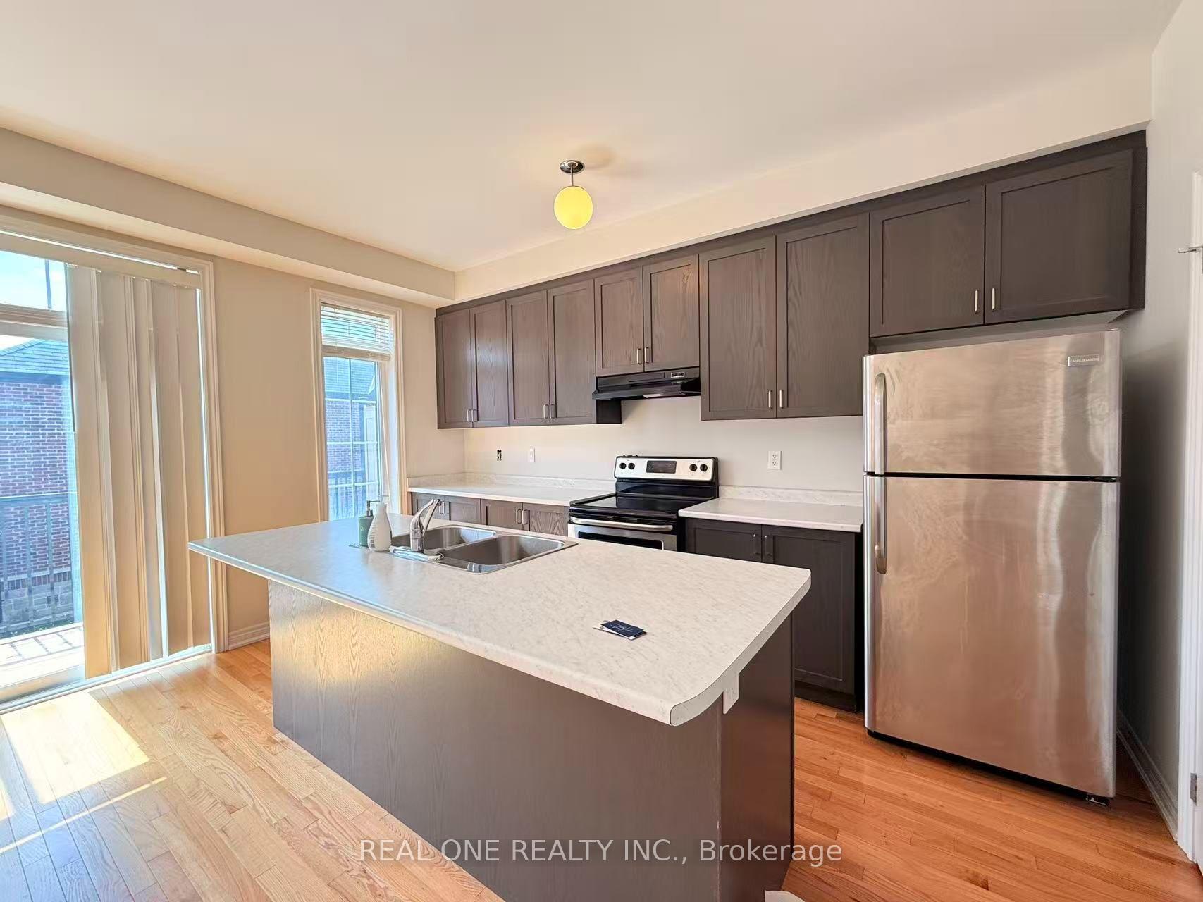 Photo 5 of 115 Beechborough Crescent, East Gwillimbury, Sharon — HOMEH