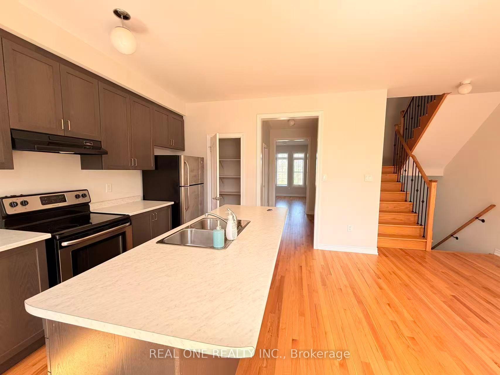 Photo 8 of 115 Beechborough Crescent, East Gwillimbury, Sharon — HOMEH