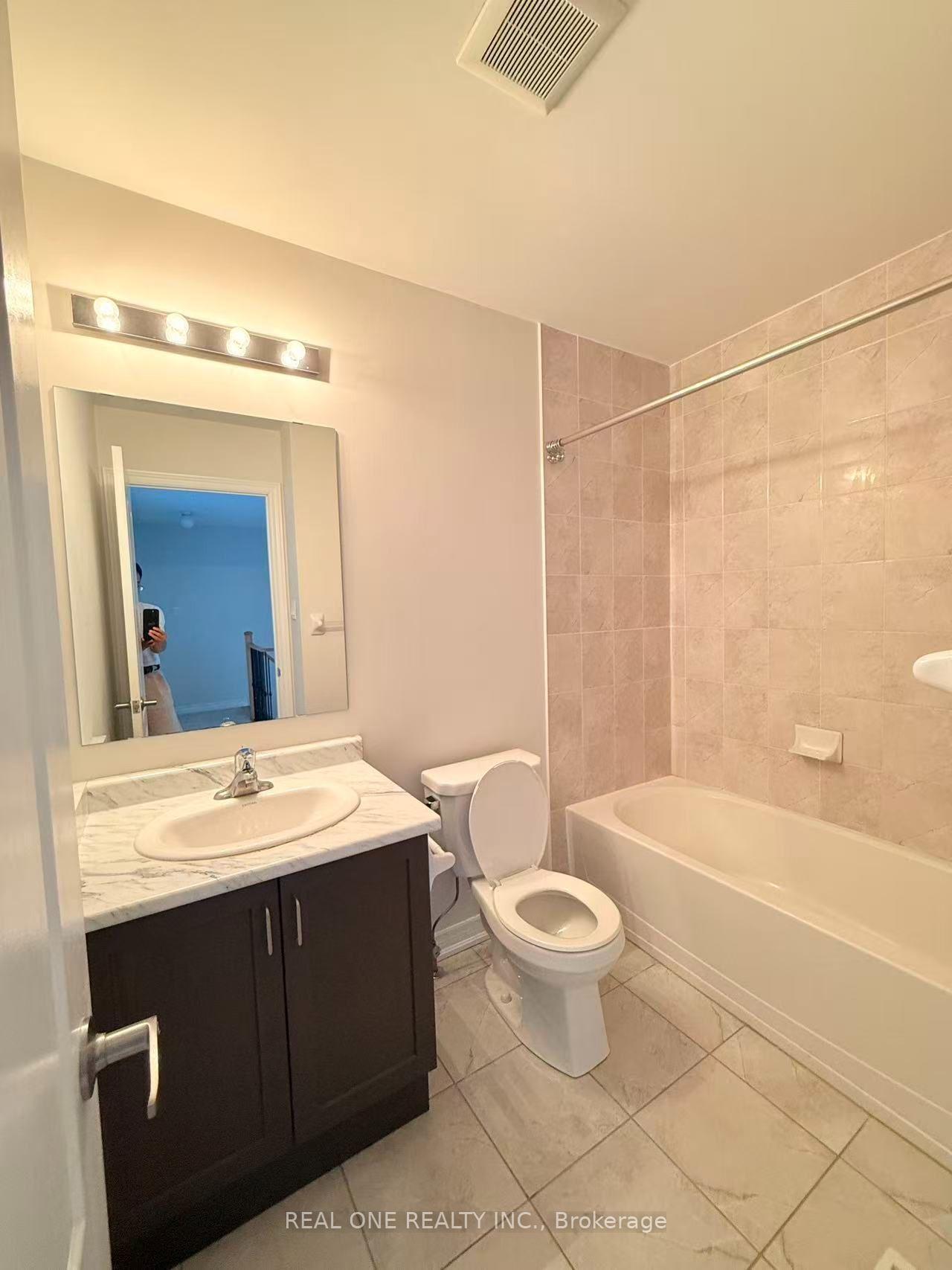 Photo 12 of 115 Beechborough Crescent, East Gwillimbury, Sharon — HOMEH