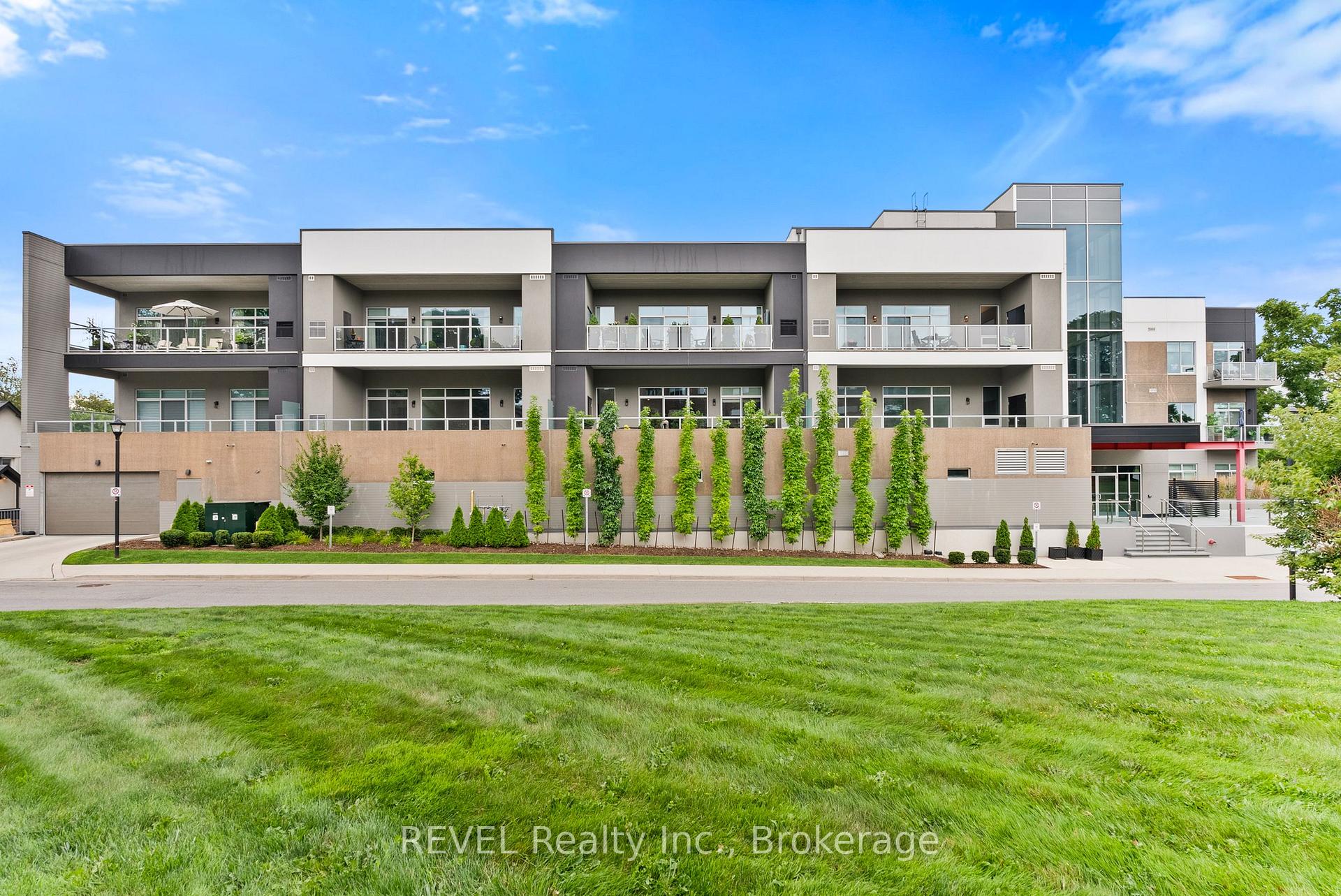 Photo 2 of Unit 404, 77 Yates Street, St. Catharines, Downtown — HOMEH