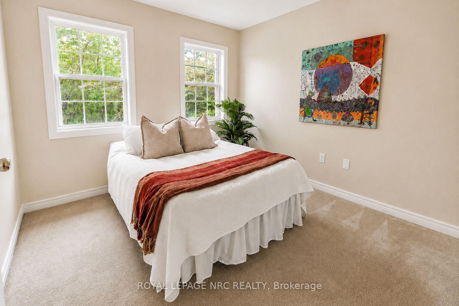 Photo 8 of 111 Cole Crescent, Niagara-on-the-Lake, Glendale — HOMEH