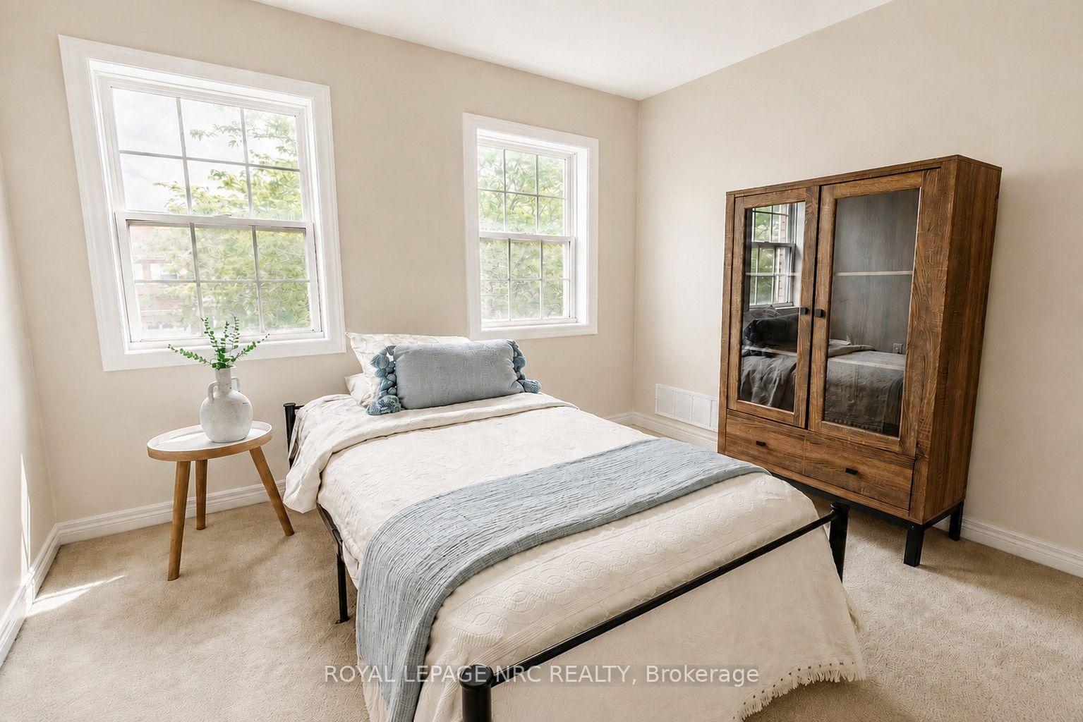 Photo 9 of 111 Cole Crescent, Niagara-on-the-Lake, Glendale — HOMEH