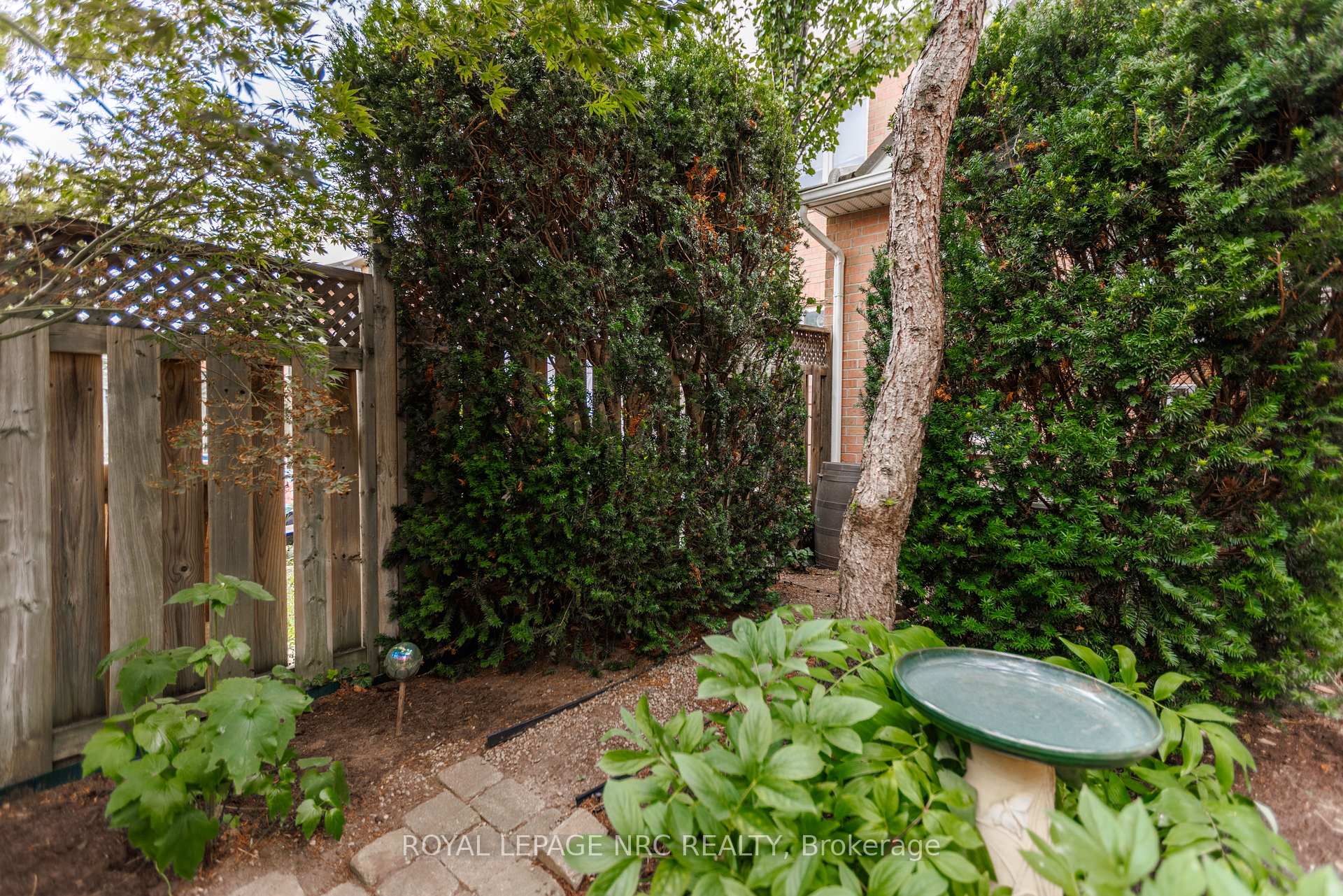 Photo 11 of 111 Cole Crescent, Niagara-on-the-Lake, Glendale — HOMEH