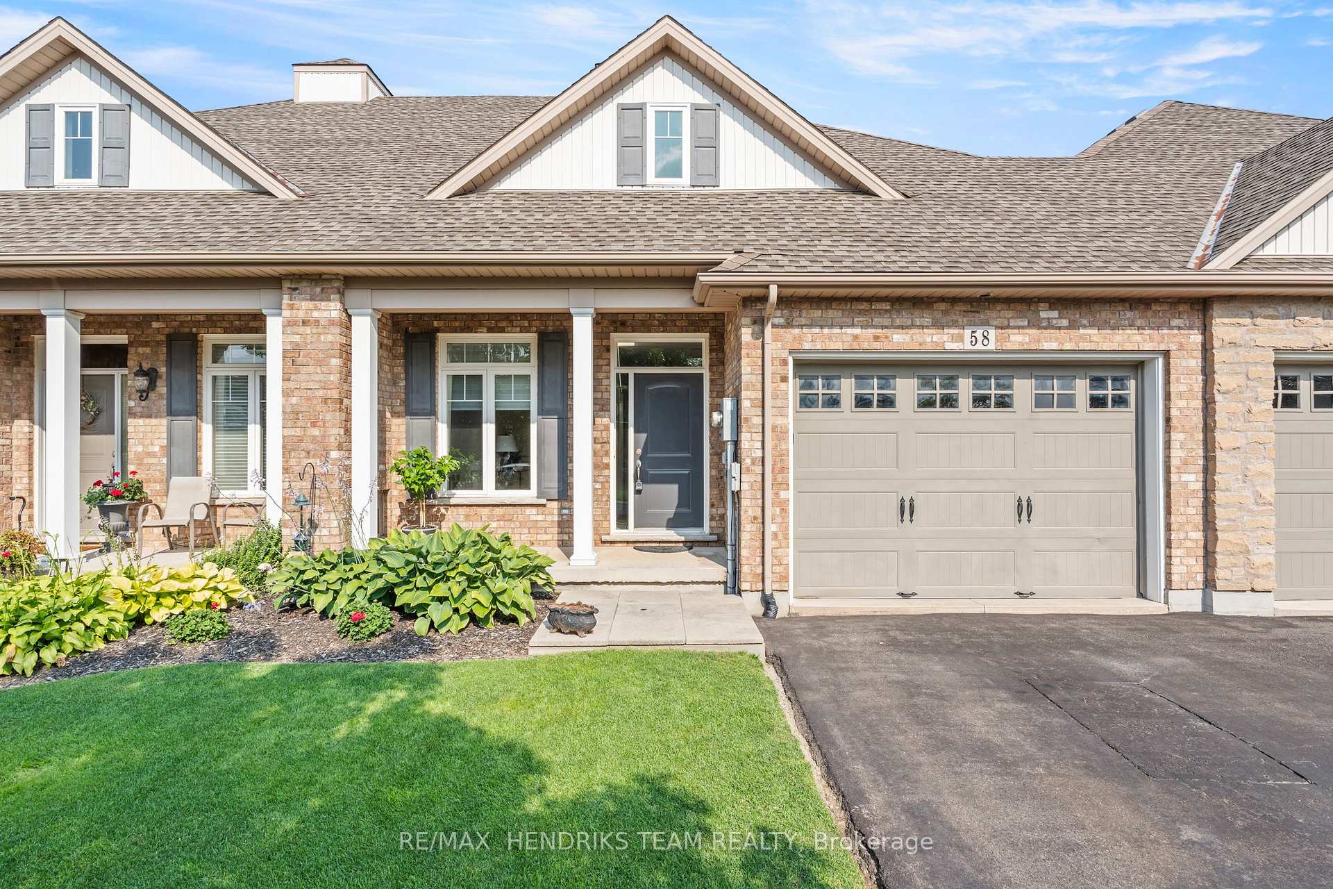 Photo 2 of 58 Videl Crescent N, St. Catharines, Grapeview — HOMEH