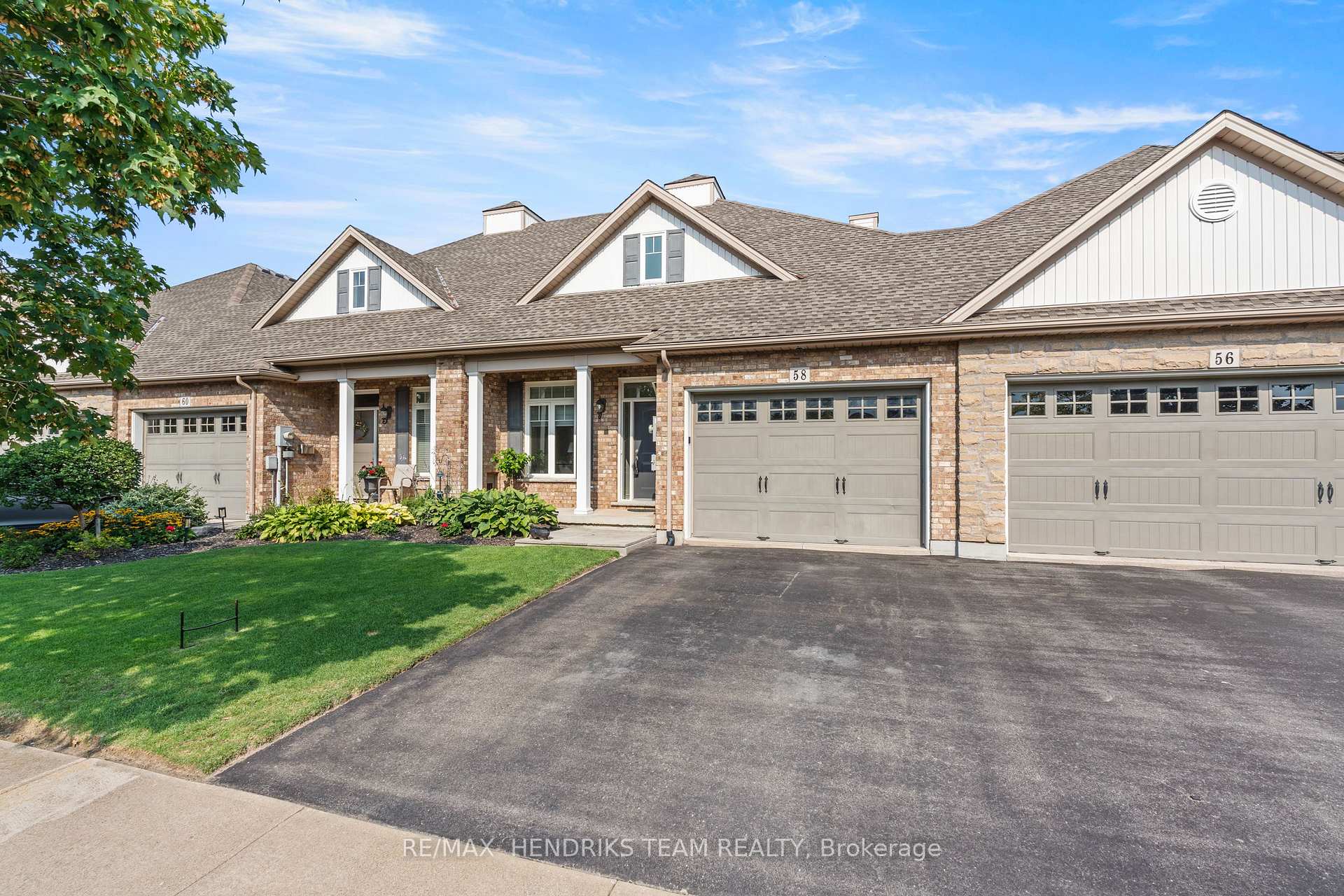 Photo 3 of 58 Videl Crescent N, St. Catharines, Grapeview — HOMEH