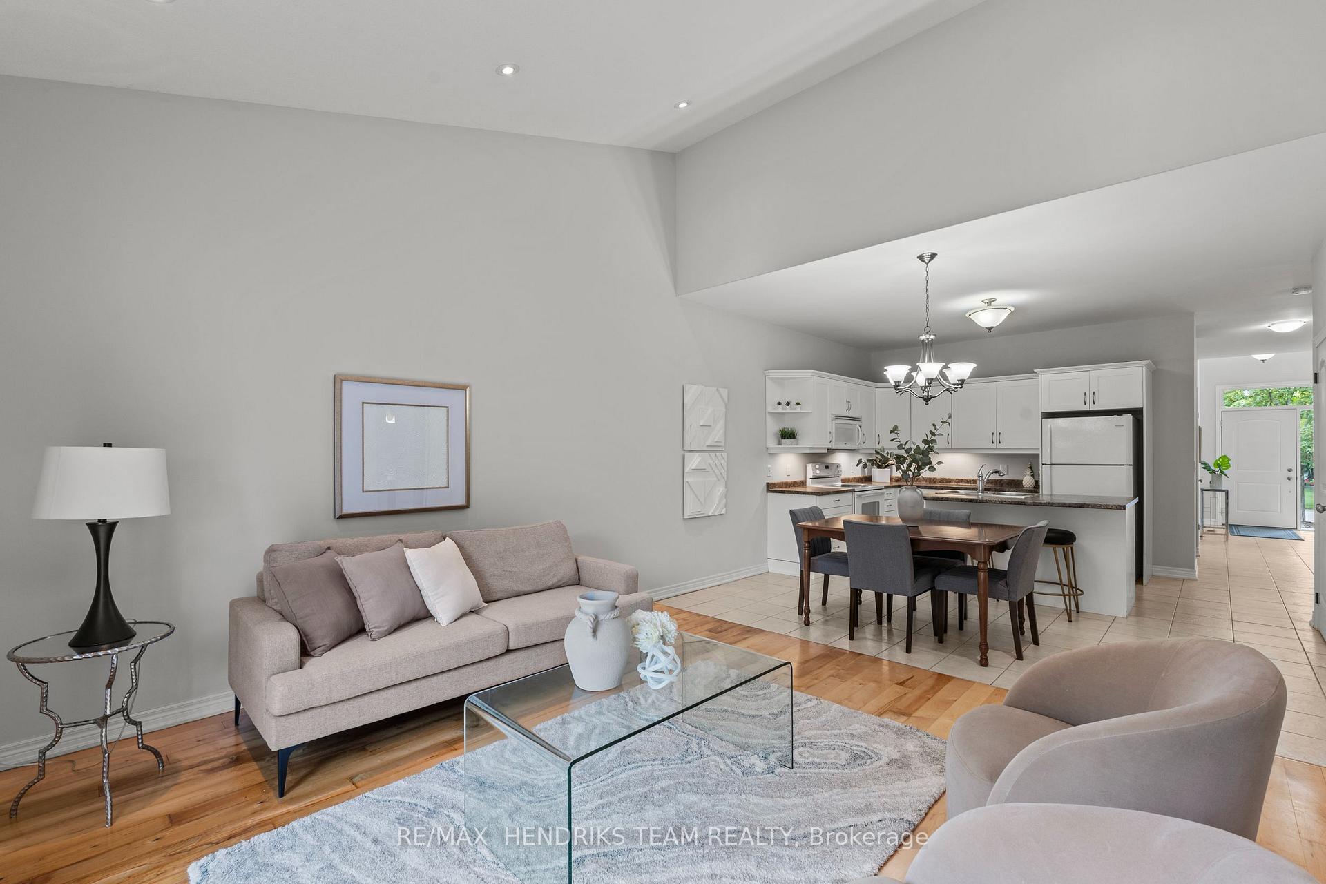 Photo 20 of 58 Videl Crescent N, St. Catharines, Grapeview — HOMEH