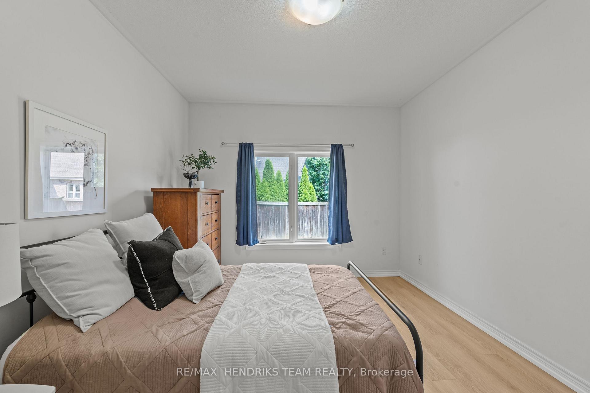 Photo 23 of 58 Videl Crescent N, St. Catharines, Grapeview — HOMEH