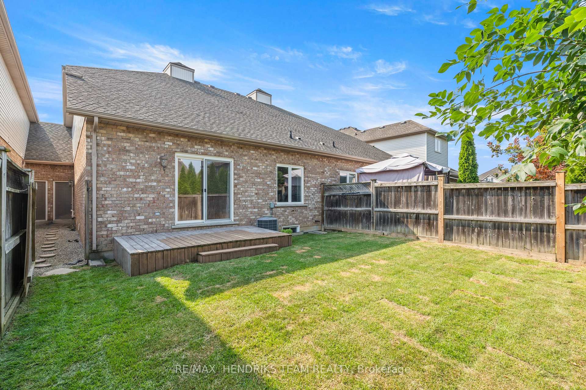 Photo 28 of 58 Videl Crescent N, St. Catharines, Grapeview — HOMEH