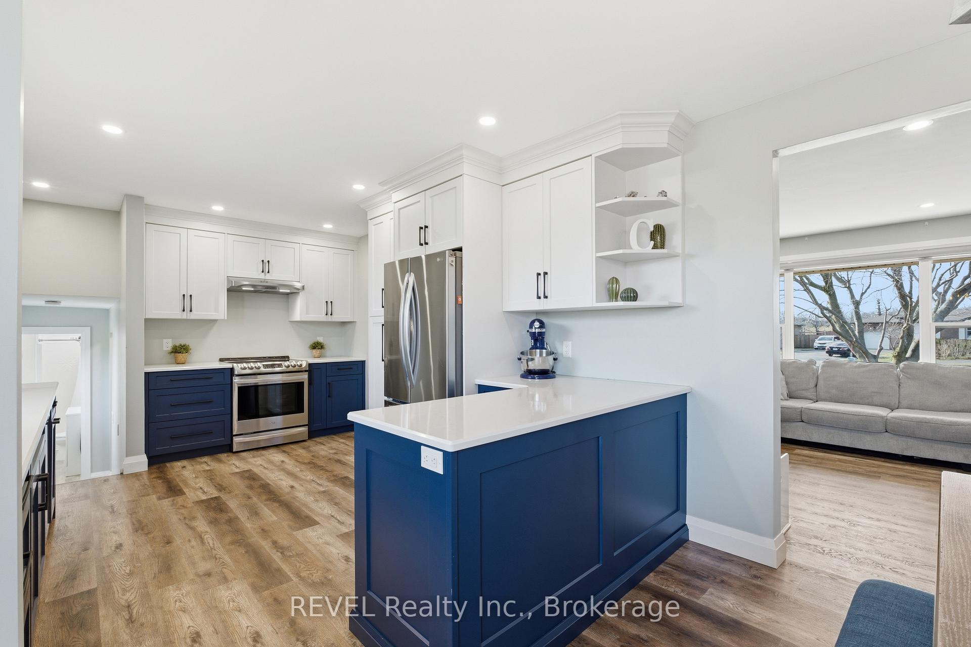 Photo 4 of 21 Lena Crescent, Port Colborne, Sugarloaf — HOMEH