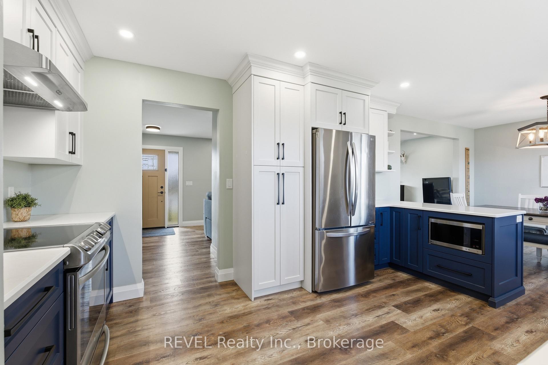 Photo 8 of 21 Lena Crescent, Port Colborne, Sugarloaf — HOMEH