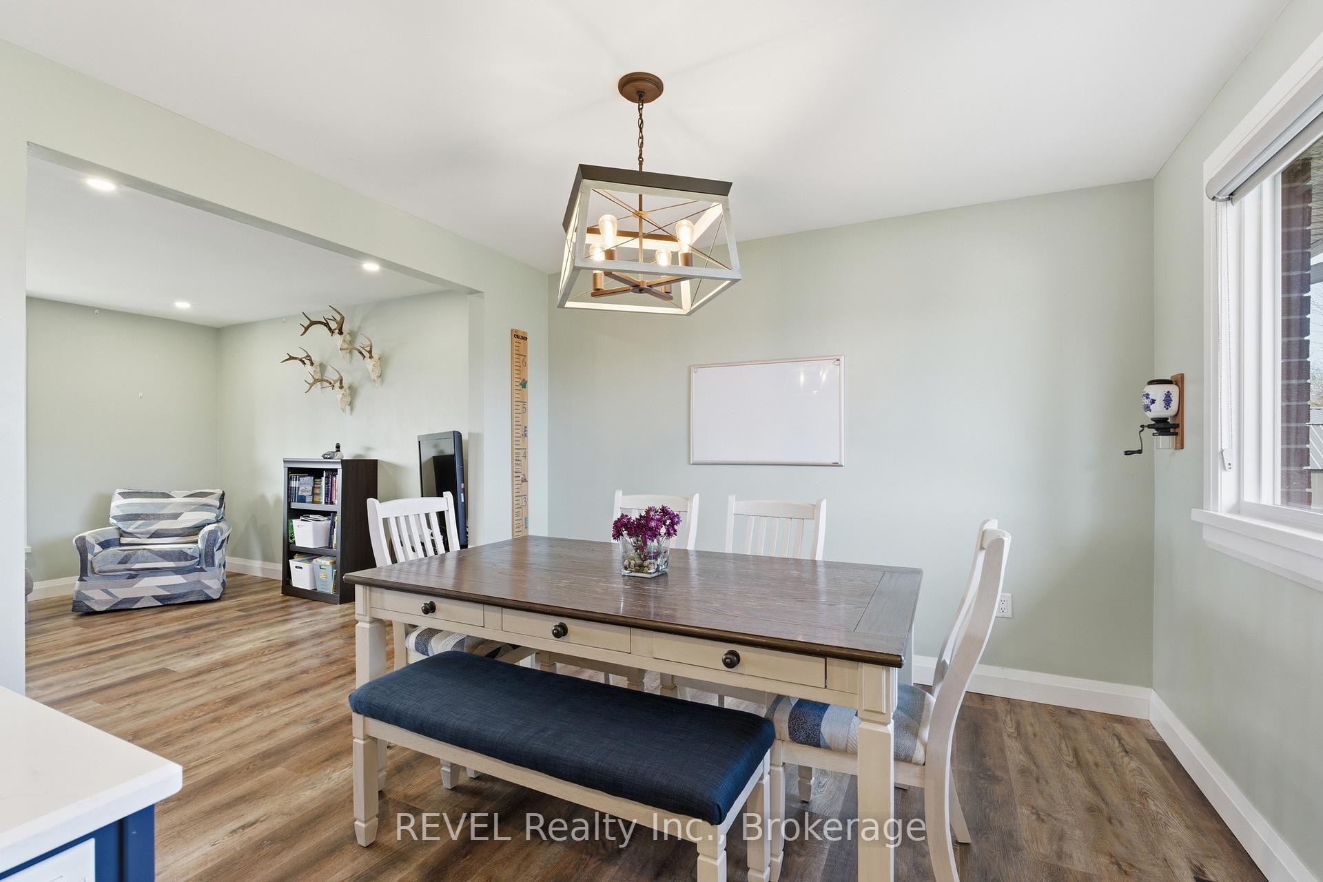 Photo 9 of 21 Lena Crescent, Port Colborne, Sugarloaf — HOMEH