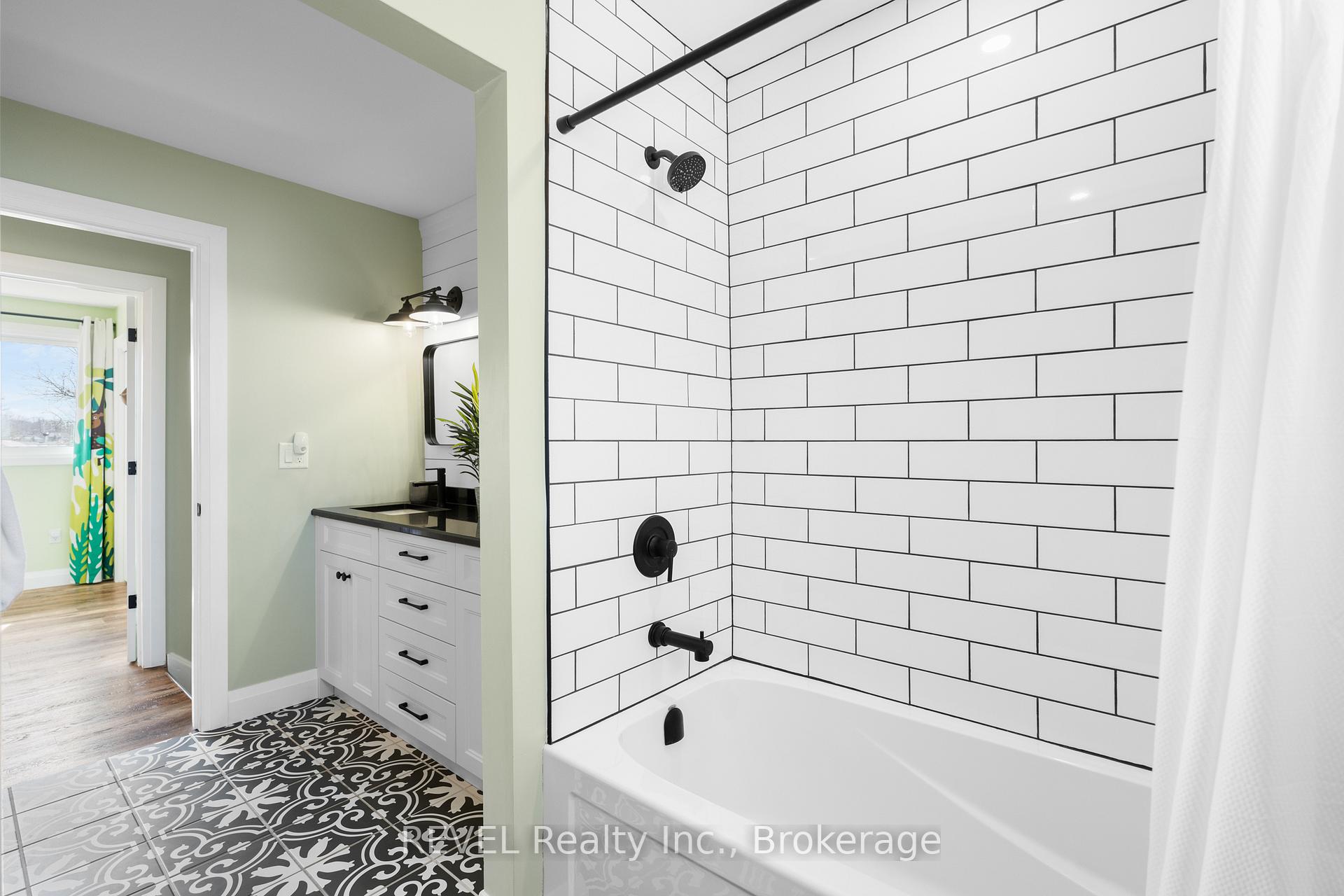 Photo 18 of 21 Lena Crescent, Port Colborne, Sugarloaf — HOMEH