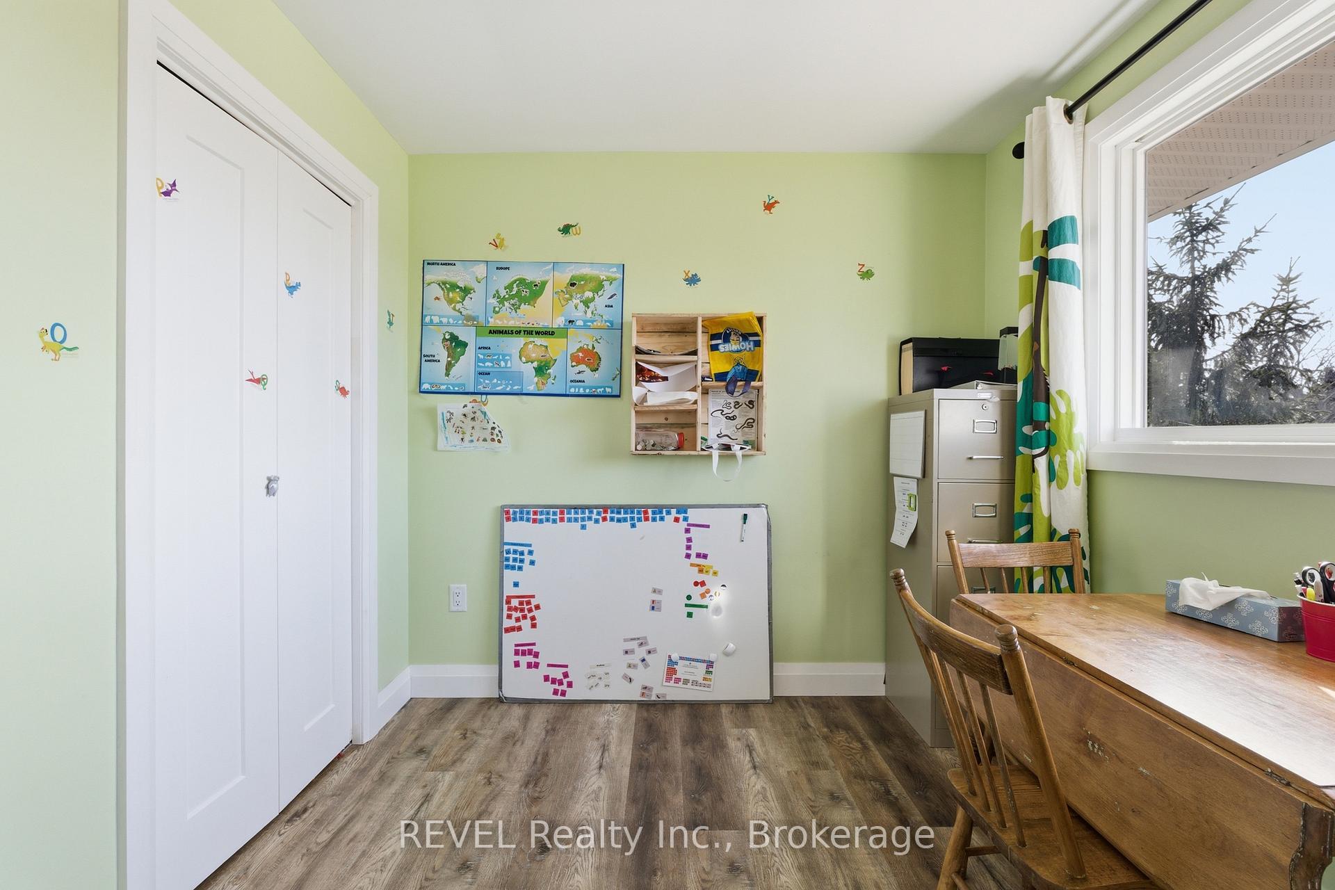 Photo 23 of 21 Lena Crescent, Port Colborne, Sugarloaf — HOMEH
