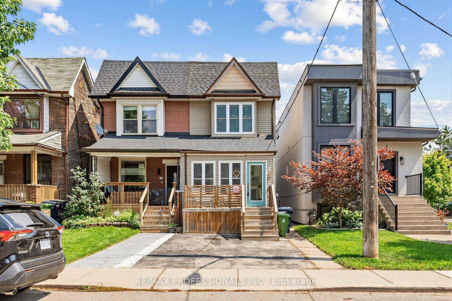 Photo 2 of 3 Blakley Avenue, Toronto, Rockcliffe-Smythe — HOMEH