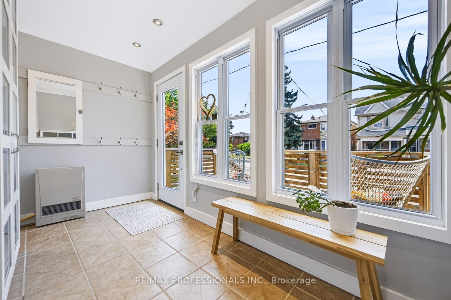Photo 3 of 3 Blakley Avenue, Toronto, Rockcliffe-Smythe — HOMEH