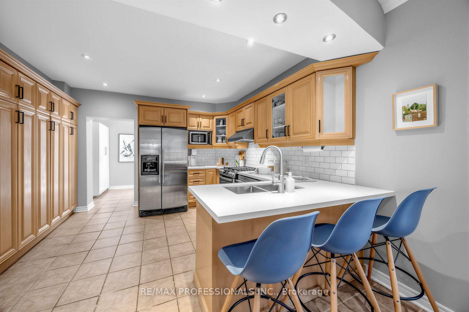 Photo 5 of 3 Blakley Avenue, Toronto, Rockcliffe-Smythe — HOMEH