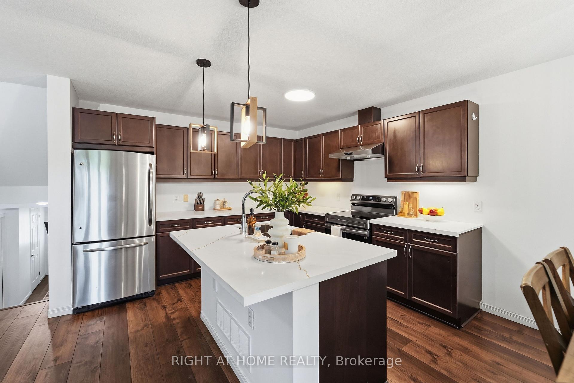 Photo 17 of Unit 7, 582 Hyde Park Road, London, North O — HOMEH
